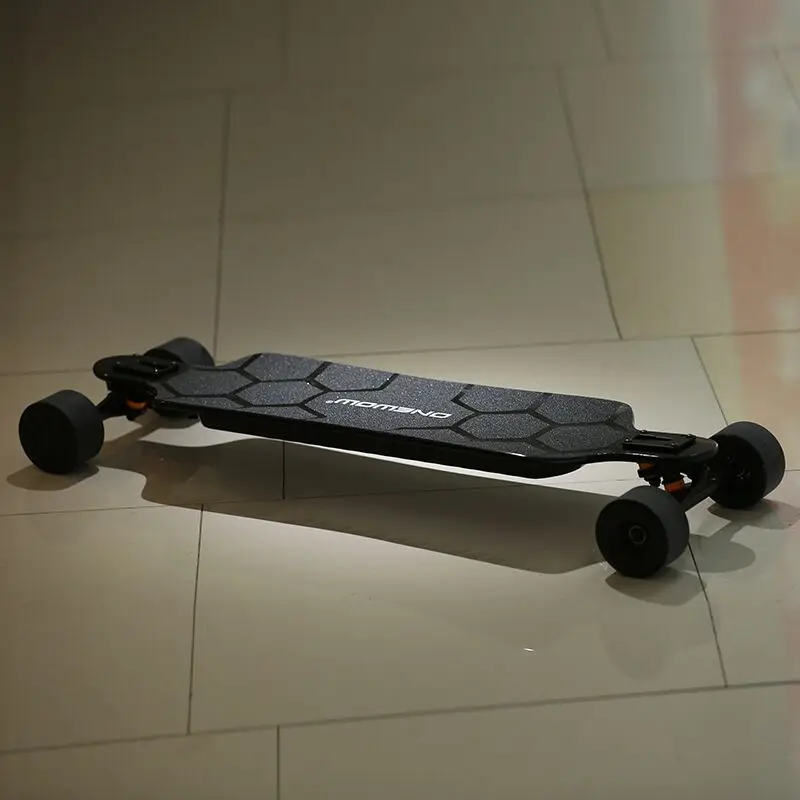 2022 high quality hub motor 1200W skateboard Top speed 45kms/h with hobbywing ESC in hot sales