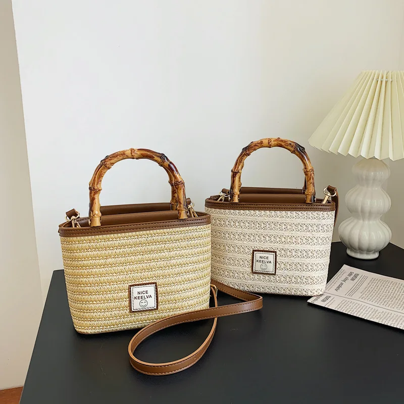 High Quality New Collection Of Leather Shoulder Beige Tote Bamboo Hendle And Plastic Rattan Straw Woven Beach Bags