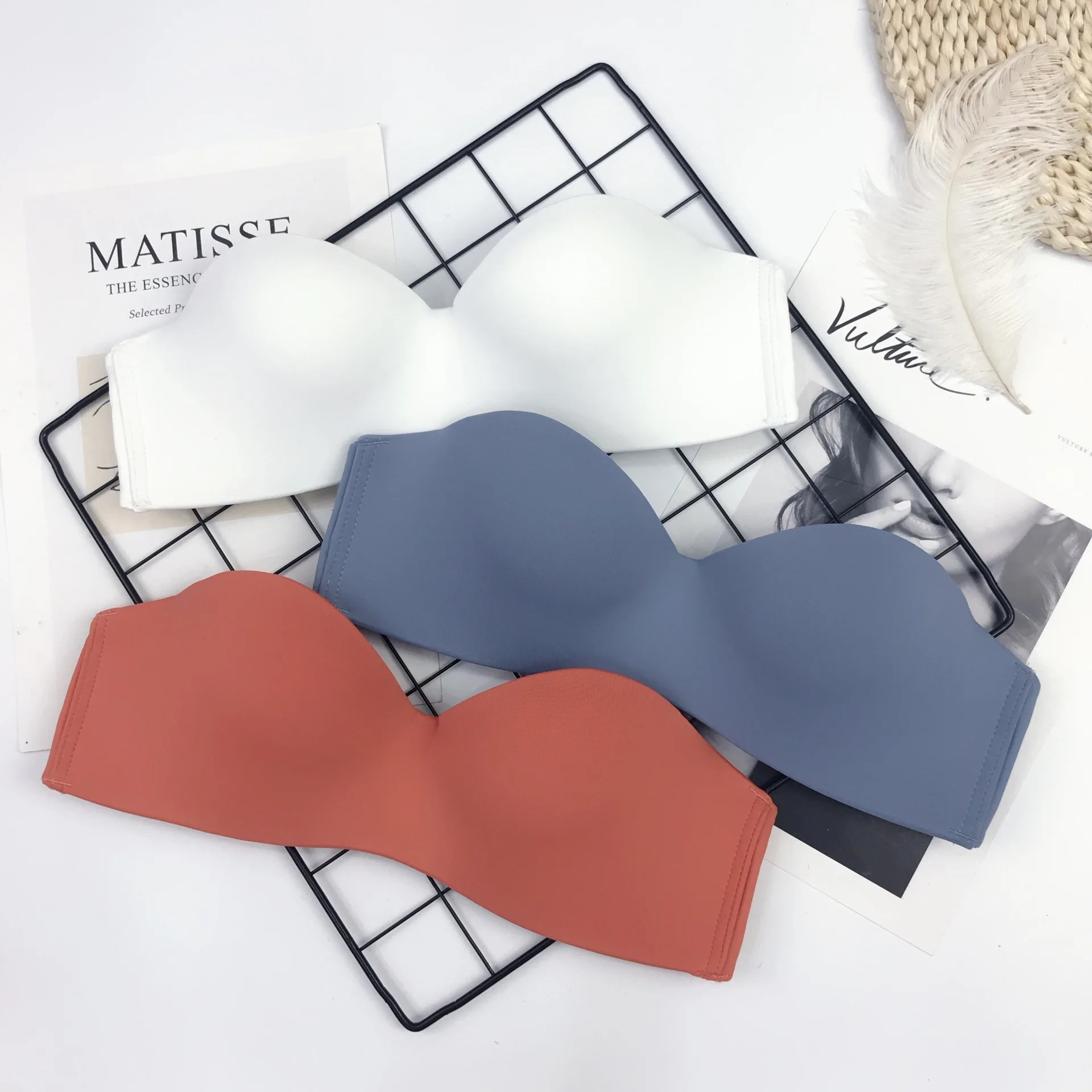 Hot Selling Summer Strapless Seamless Silicone Push Up Invisible Strapless Women One Piece Bra