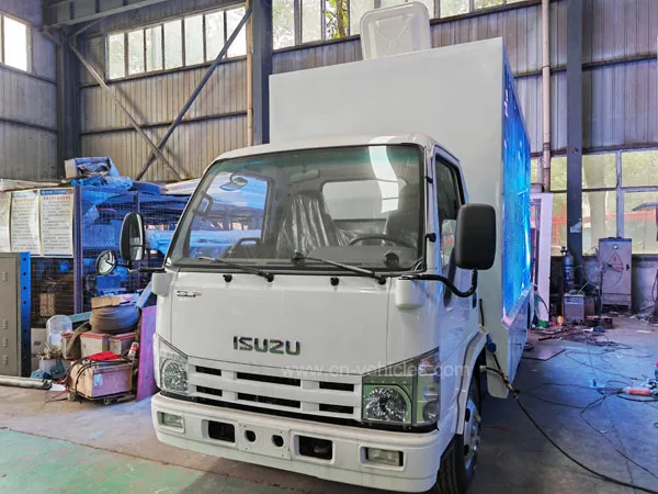 ISUZU ELF Npr Outdoor Mobile Display Full Screen Led Advertising Truck