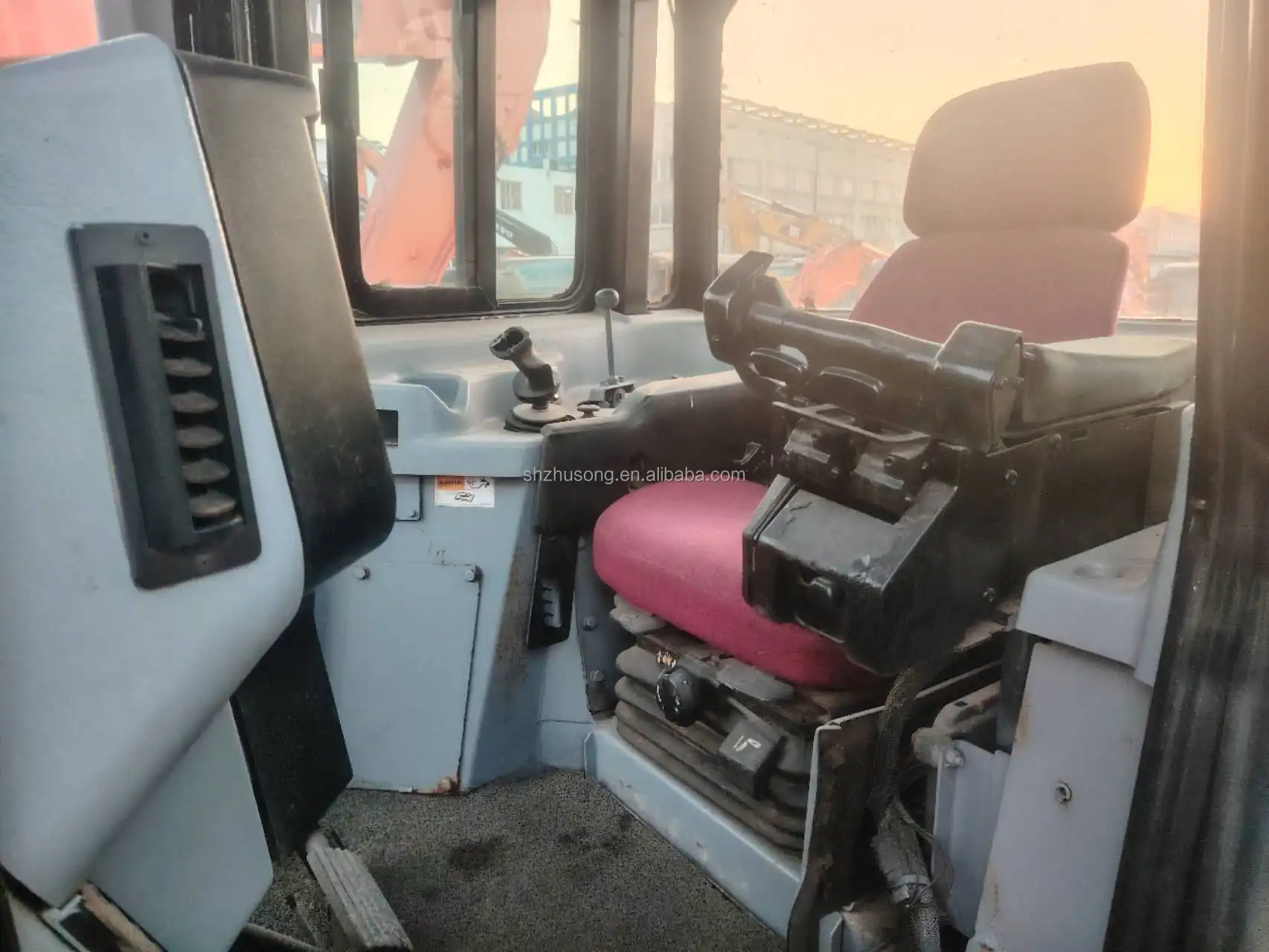 Используется высококачественный бульдозер Cat D8r гусеничный трактор D6r D7r D6h D7h для продажи