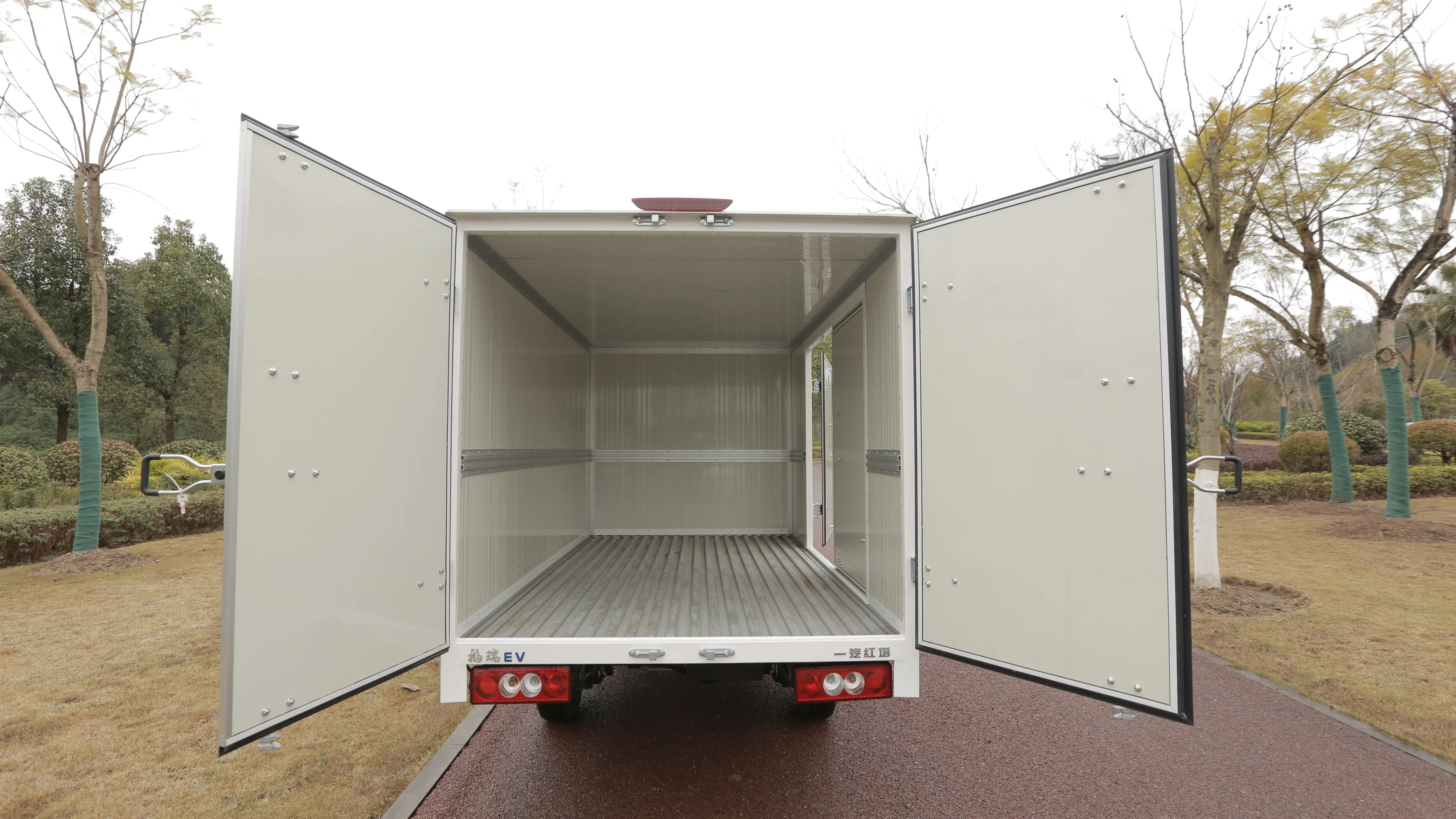 Factory Hot Sales Single Row 240km Mini Small Cargo Truck Van Type Light Cargo Truck New Cargo Truck