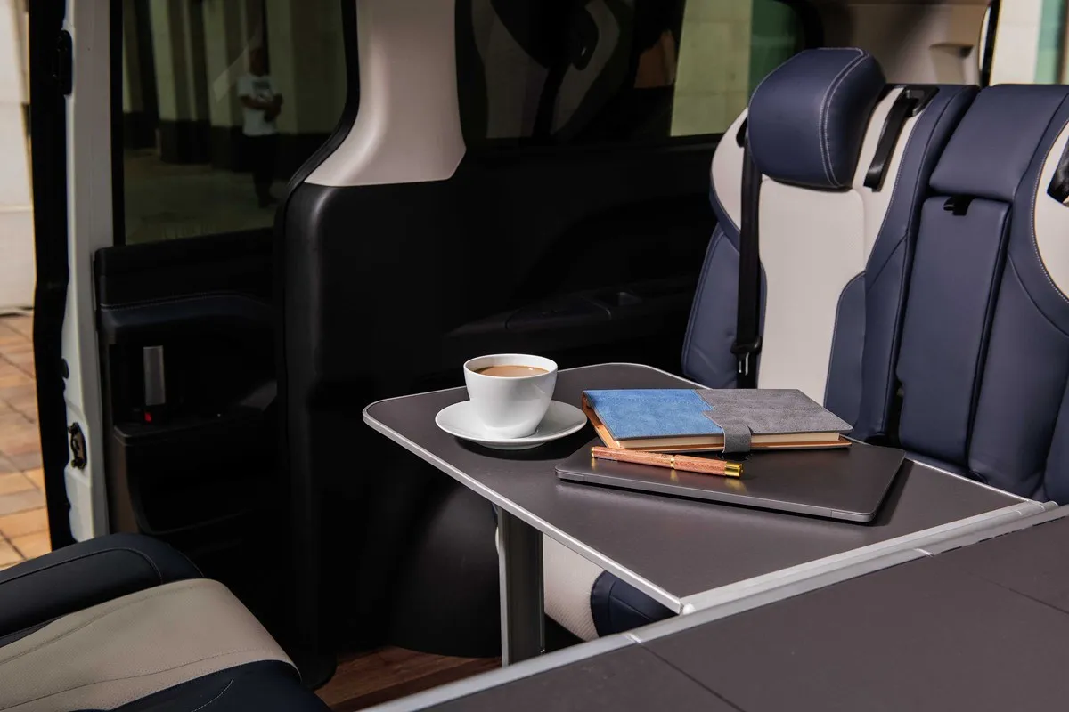 200AH Camper Van Truck MAXUS Traveler G20 Time Edition Rv Camper Motorhome For Family 6 People Motorhome Rv For Sale