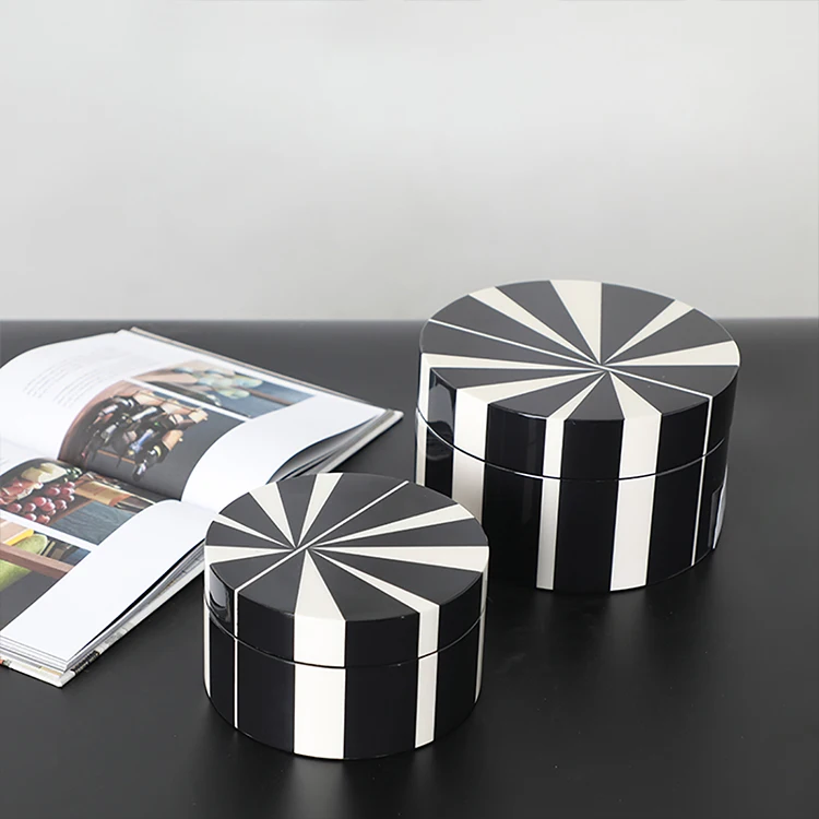 China Factory Geometric Piano Lacquer Wooden Design Black White Round Polished Gift Box For Jewelry Storage