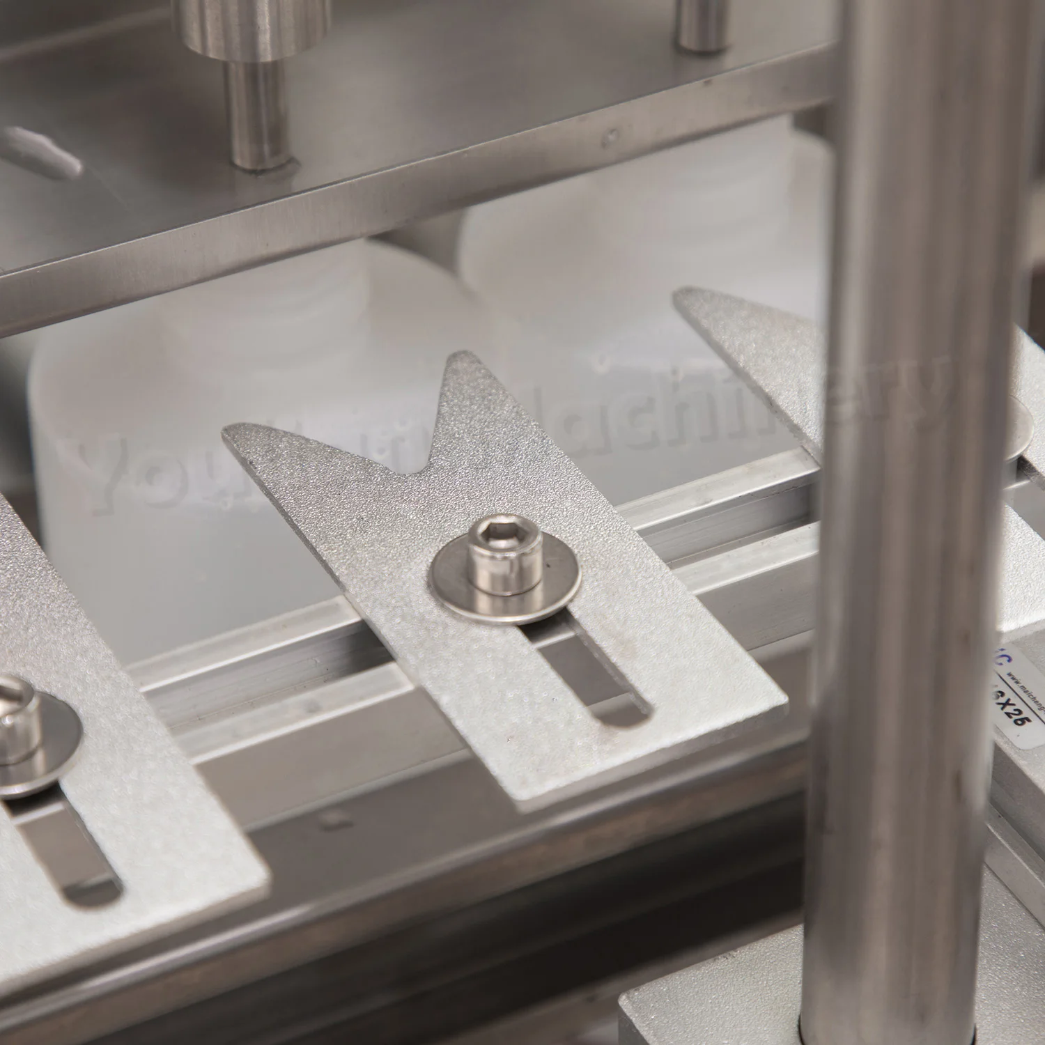 YL-L Automatic Production line Round Plastic Bottle Labeler Cosmetic Cream Paste Filling Capping and Labeling Machine