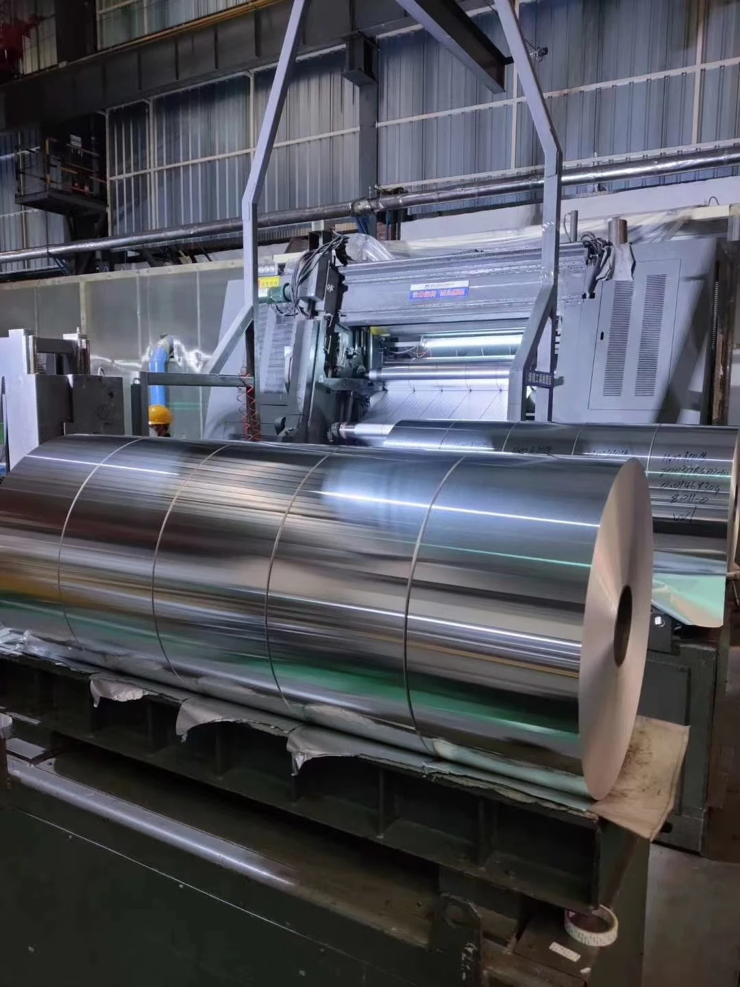 8011 1235 8006 Aluminum foil 6/6.35/6.5/7 micron 6.35 um 8079 8011 Alloy for coating lamination