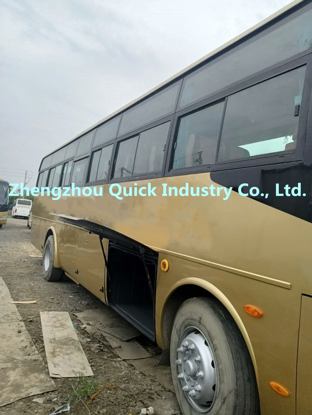 Luxury Coaches Used Yutong Bus ZK6102D 47 Passenger Seats Second Hand Leaf Spring Suspension Chassis Coach Buses RHD for sale
