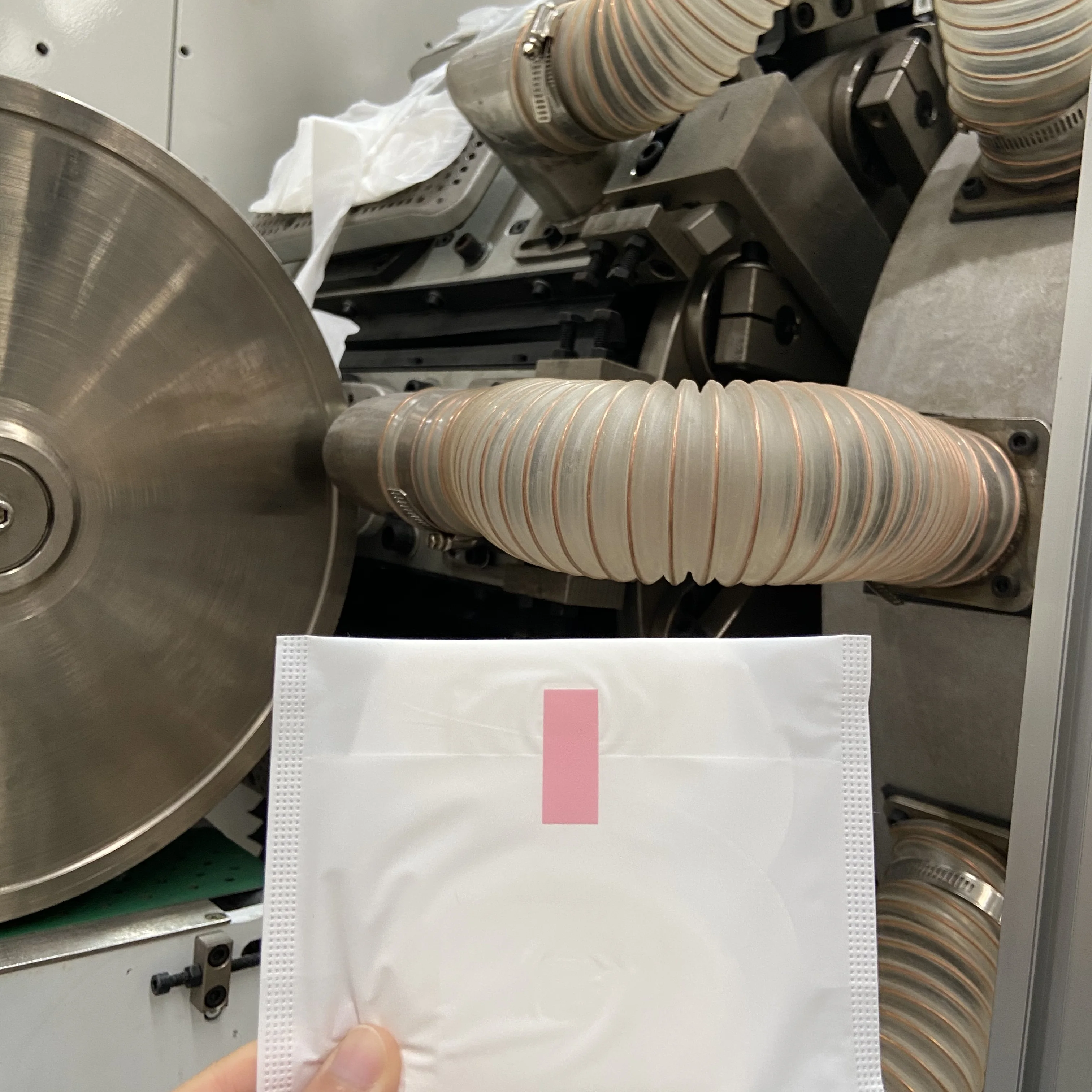 Disposal use sanitary pads and napkins making machine women with sanitary napkin incinetor machine