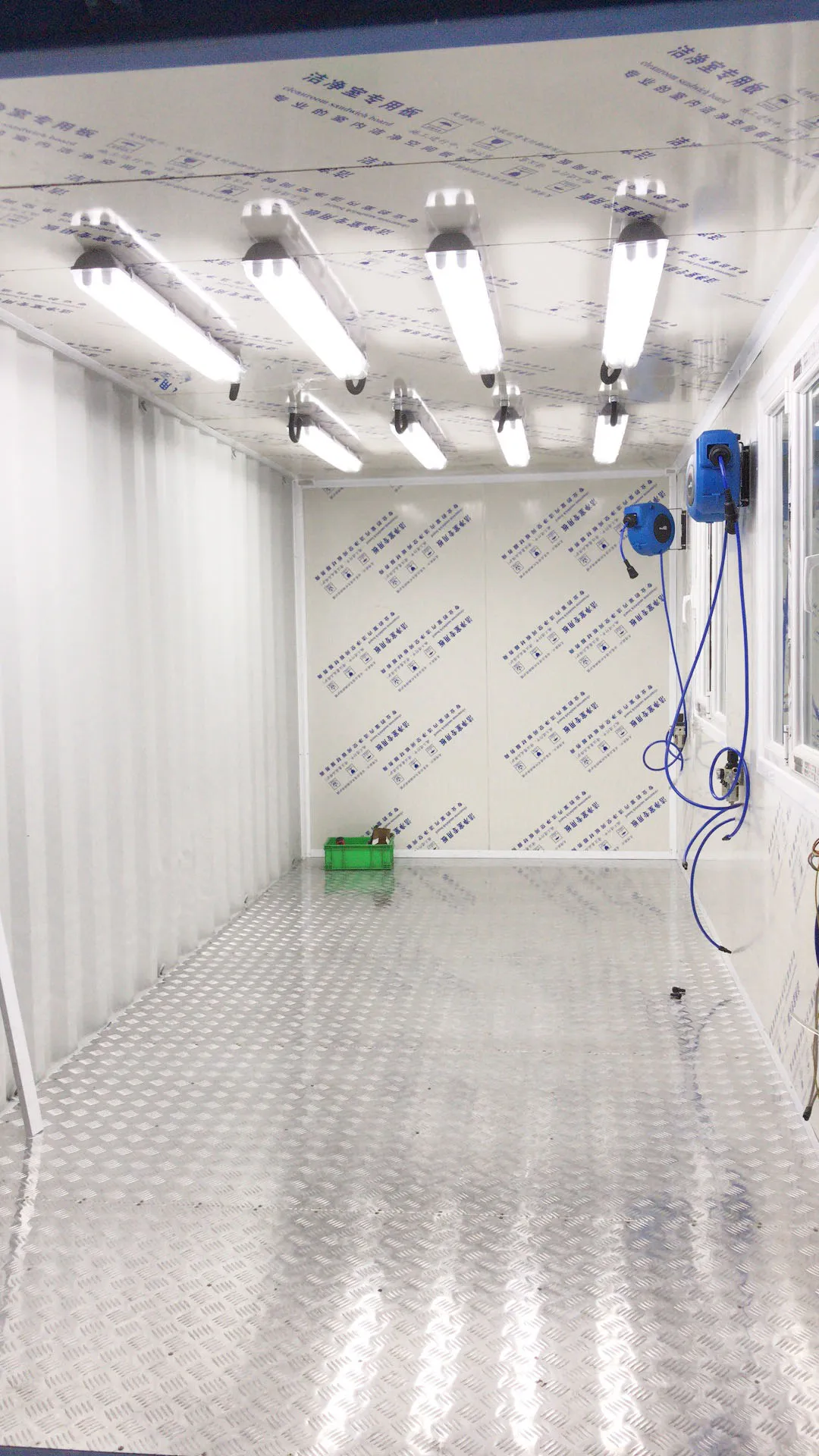 New generation China manufacturer container spray booth for small pieces