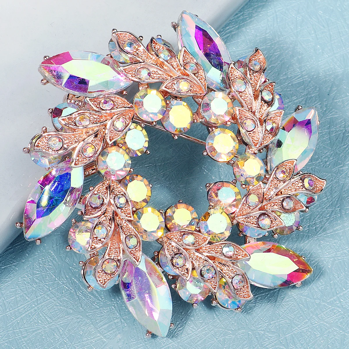 Factory Supply Flower Crystal Brooch For Women Fashion Brooch Pin Bouquet Rhinestone Brooches And Pins Scarf Clip Jewelry Gifts
