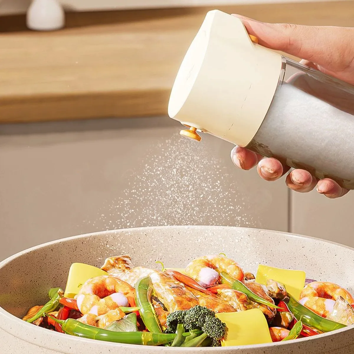 Salt And Pepper Seasoning Tank With Accurate Ration Of 0.5g Push Type Glass Salt Dispenser Sugar Container Used For kitchen