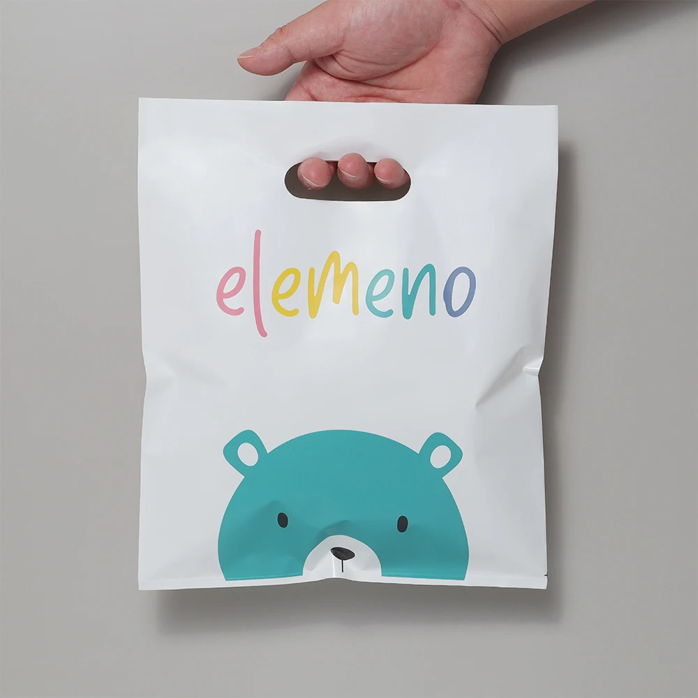 Модные пластиковые подарочные пакеты упаковочные с индивидуальным логотипом от производителя