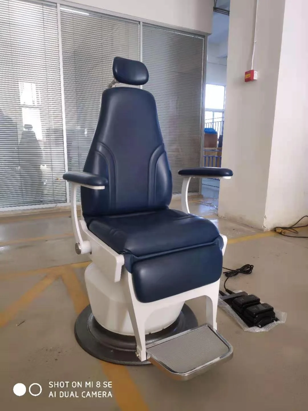 Modern Design with Foot Pedal Clinic Use Electric Patient Lifting ENT Patient Examination Chair