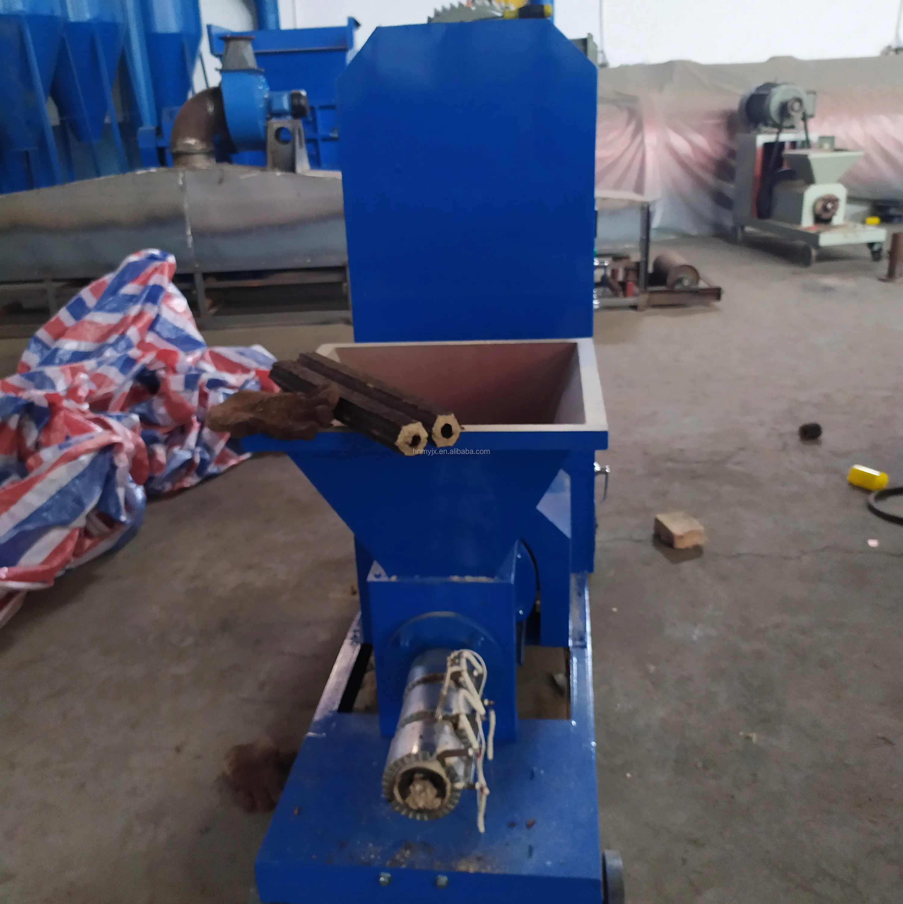 Полуавтоматический винтовой экструдер для брикетирования костра, дерева, барбекю, оливковой шелухи, биомассы