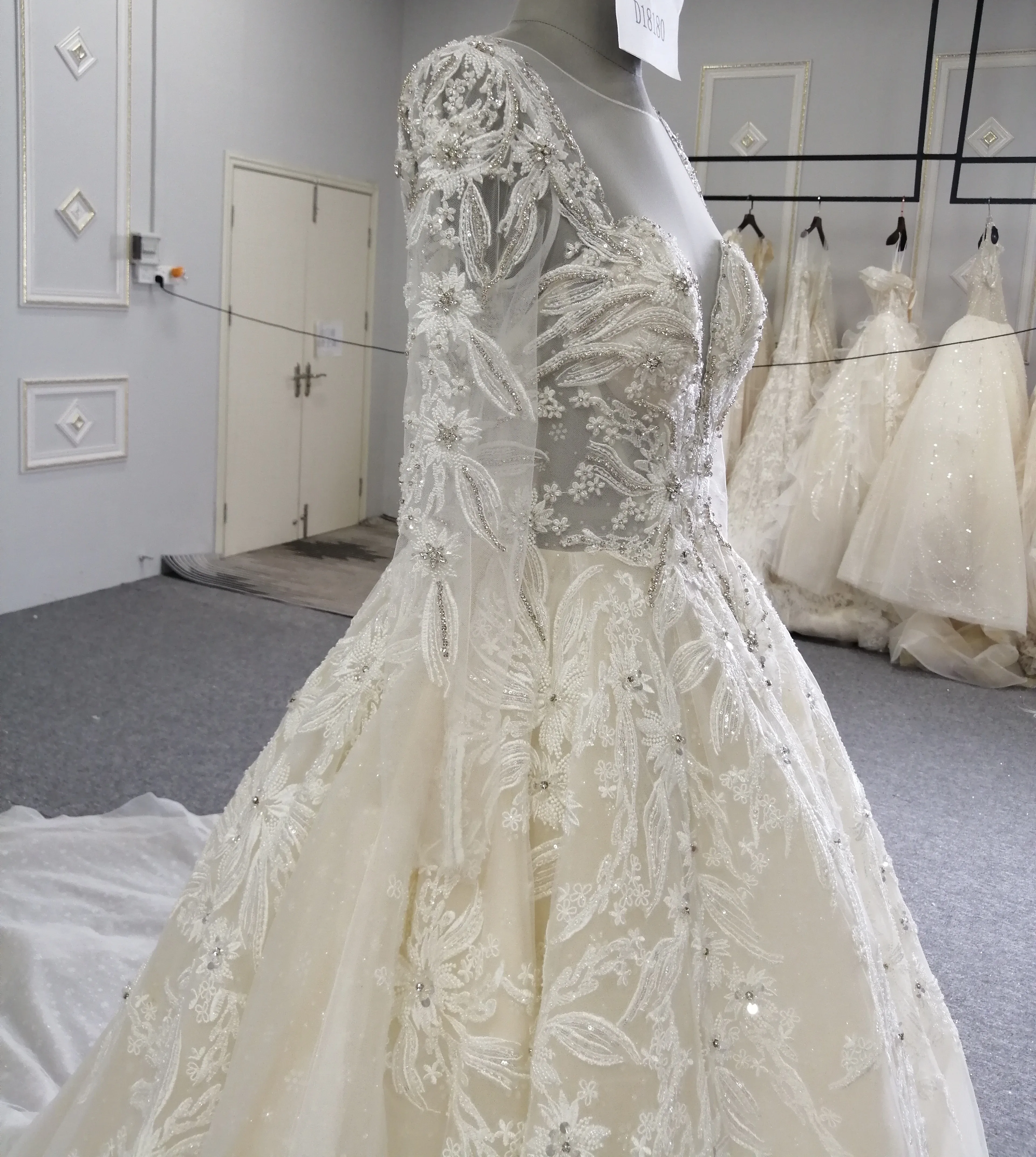 Latest Design Luxury Champagne Bride Gown 2019 Royal Train Lace Appliques Beaded Wedding Dress