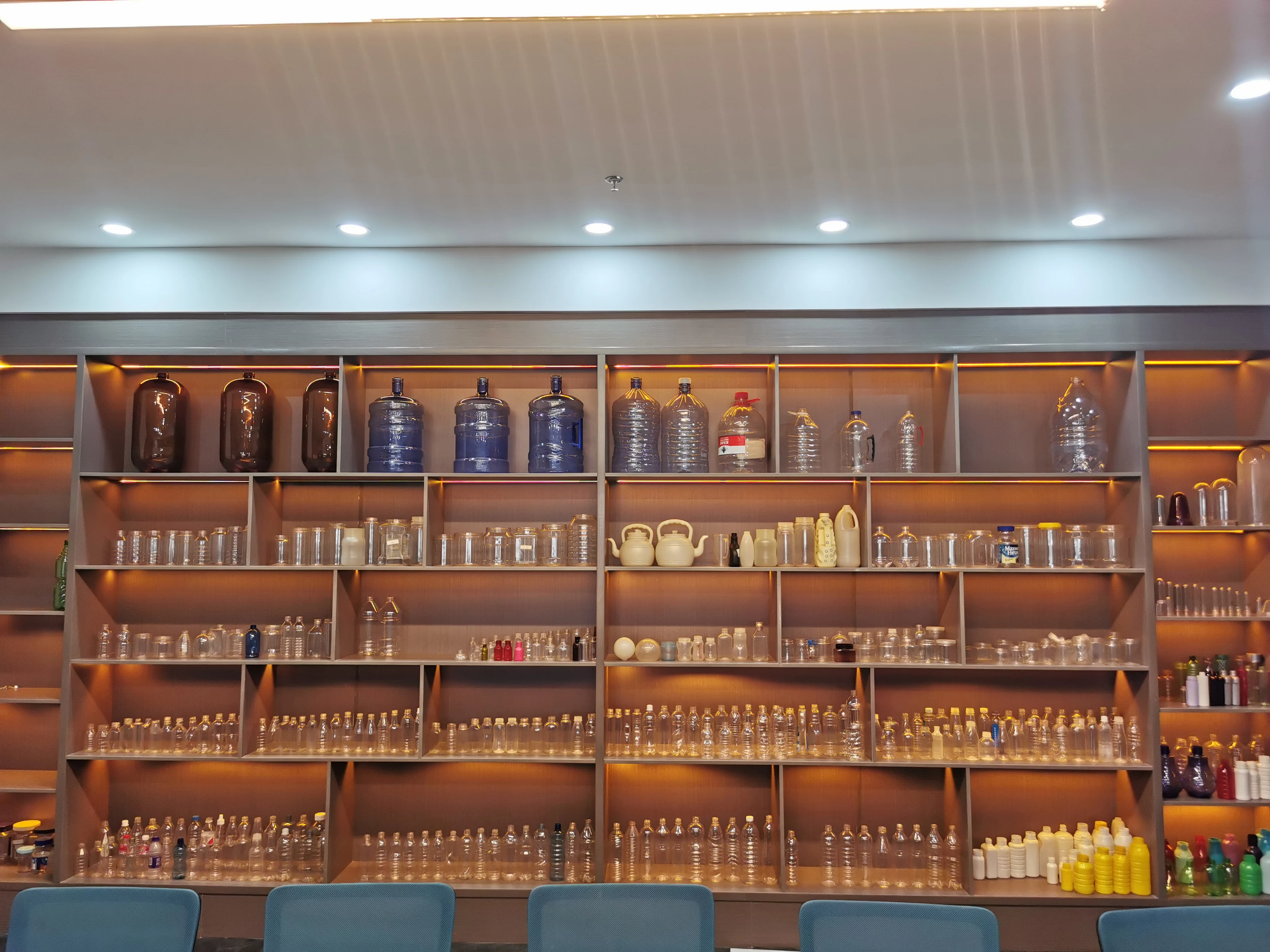 plastic blow molding machine 9000pcs/ hr  3 servo high speed automatic blowing machine  6 cavity blow molding