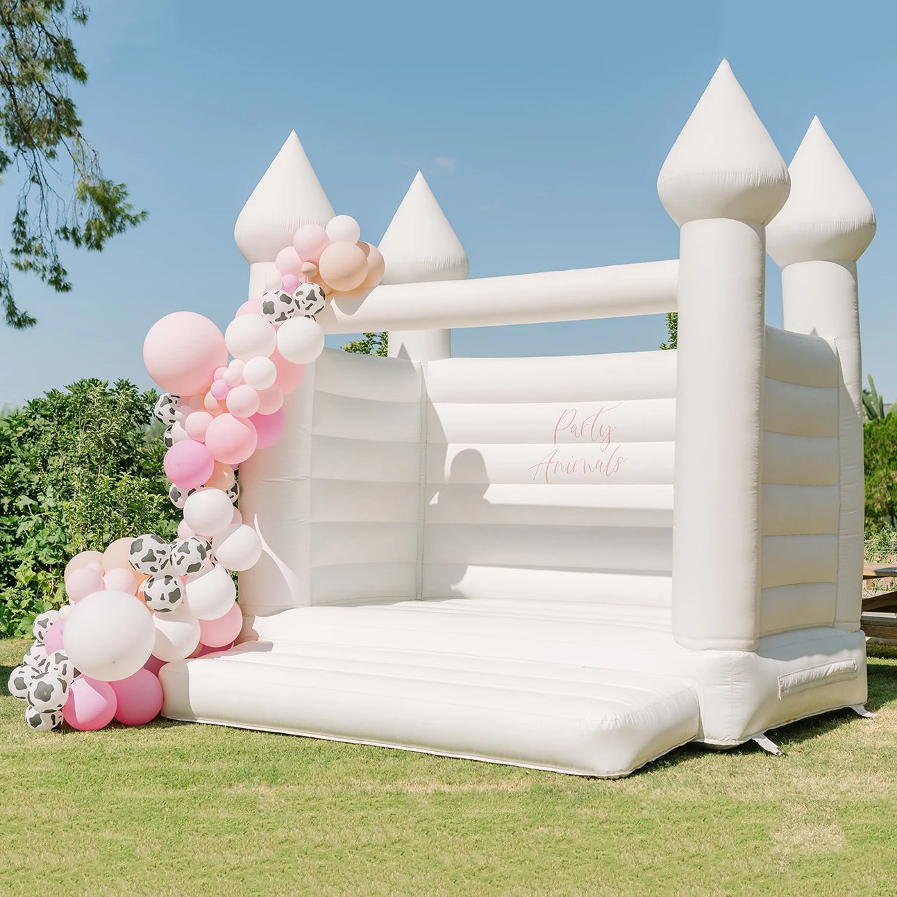 Большой белый надувной дом батут белое свадебное