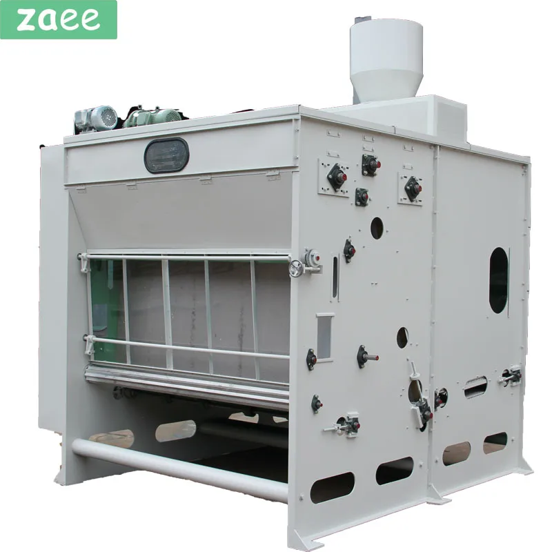 Hopper and feeder nonwoven fabric machine