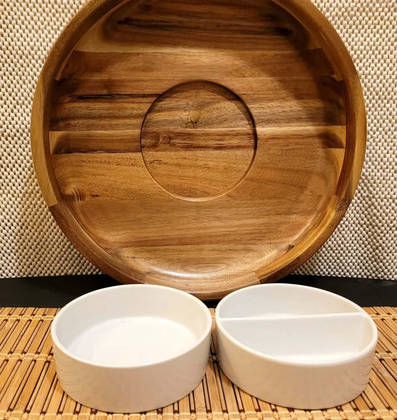 13  Inch Acacia Wood Chips and Dip Serving Set and 2x Dip Dishes Round