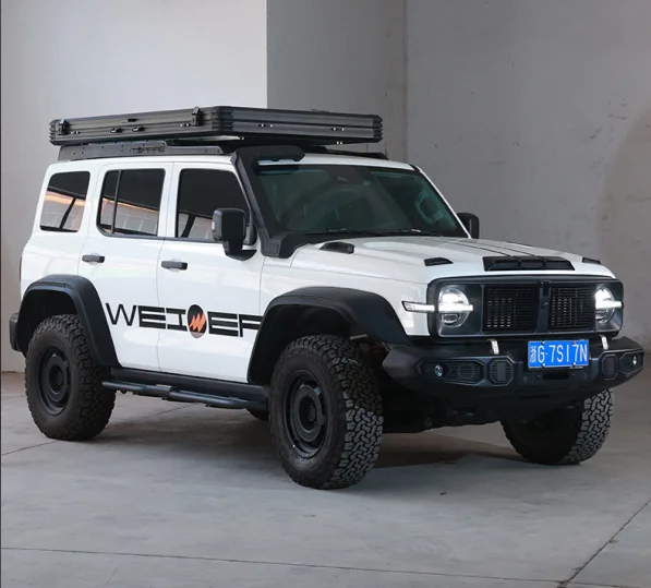 Roof Top Tent Hardshell Sleeps 2-4 People Comfortably Equipped with Ventilation System