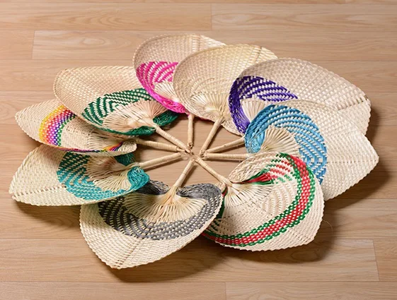 Wholesale  factory custom Chinese cheap hand fans palm leaf weaving Hand-woven bamboo straw natural fiber hand fans