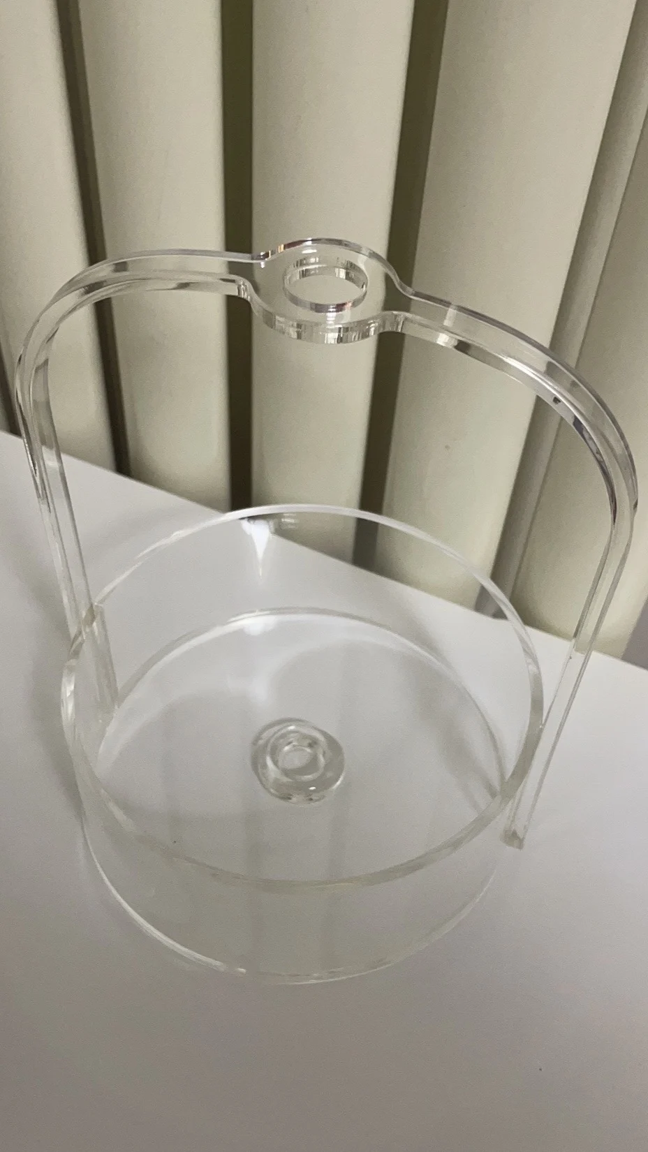 Factory Direct Sales Newly Transparent Plexiglass Novelty Vase Quality Acrylic Small Fish Tank Acrylic Vase for Gifts