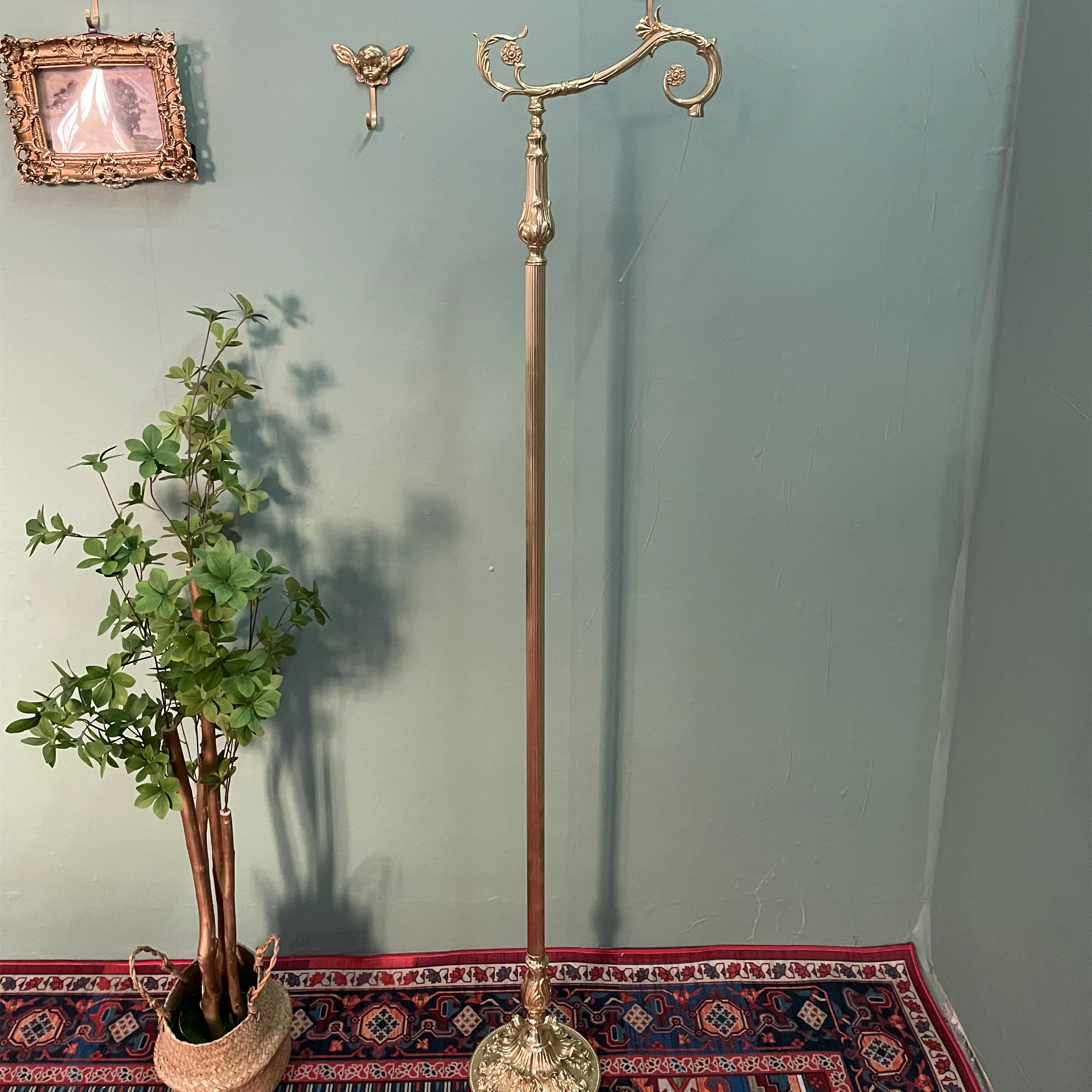 YUESHNE Die Cast Vintage European-Style Brass Fishing Floor Lamp With Palace Design For Bedroom And Living Room