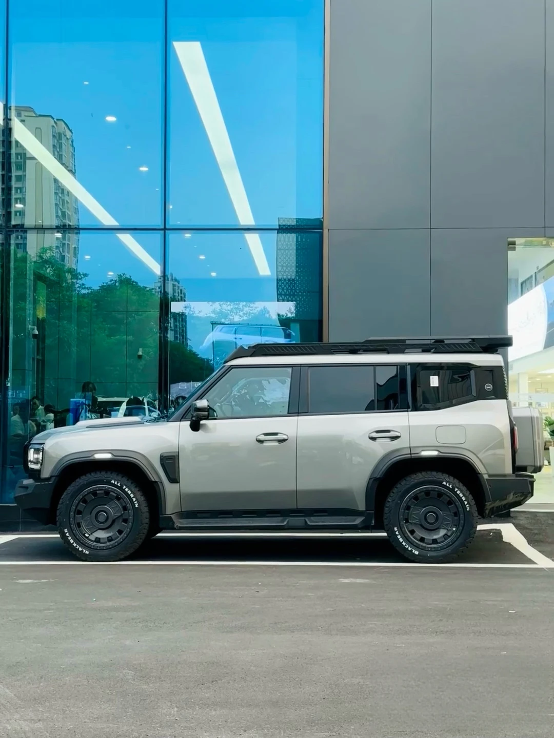 2025  2024 JETOUR  Cheap Cost Four Wheel Drive Conquers 2.0t Gasoline Offroad Suv Car Jetour Traveller Wings of Silver Dragon