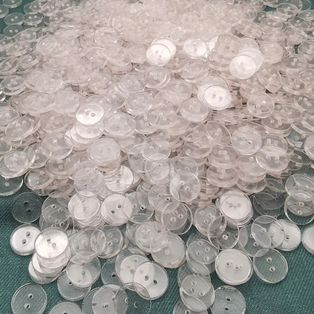 15mm 24L 2 holes clear color plastic polyester resin button in clear color