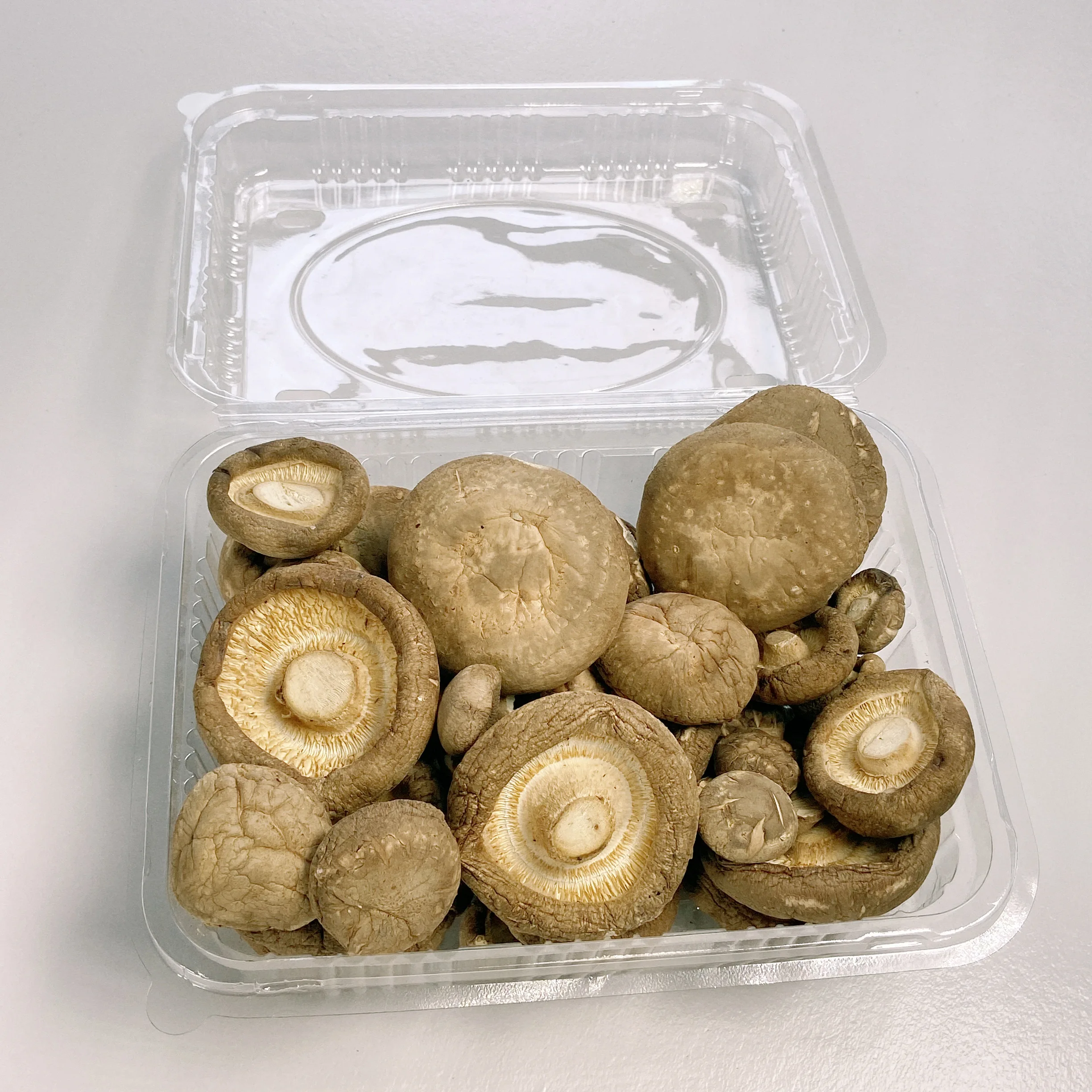 China Manufacture Fine Tawny High Quality Organic Crisp Dried Shiitake Mushrooms