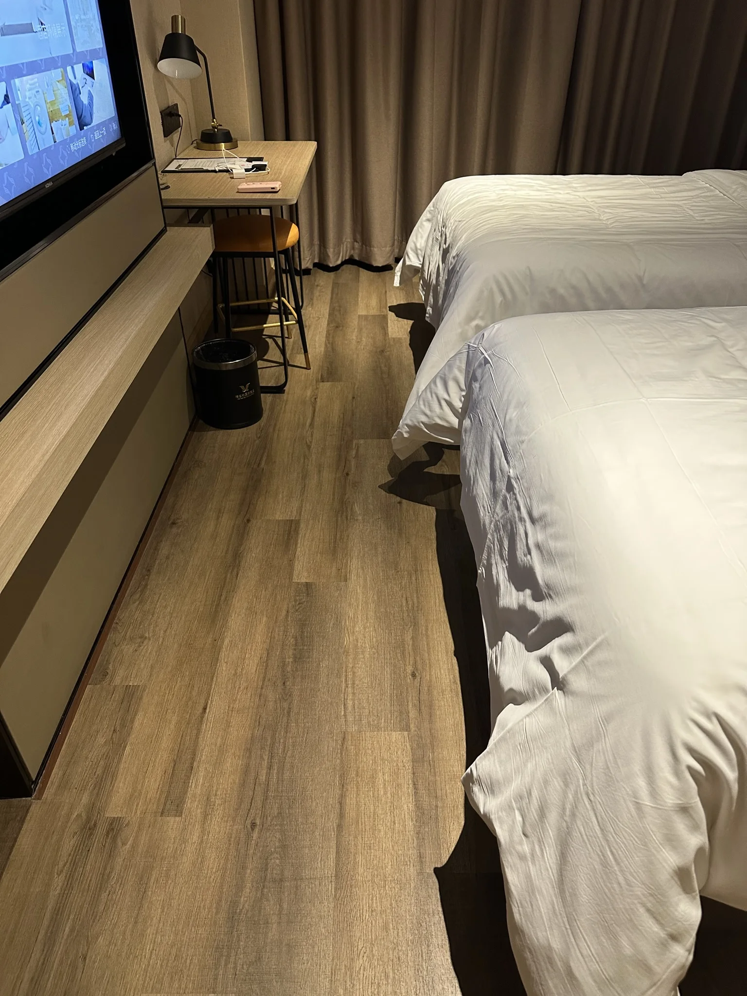 waterproof wood grain 4mm 5mm 6mm 7mm 8mm pvc click lock spc flooring lvp flooring vinyl plank with ixpe and eva