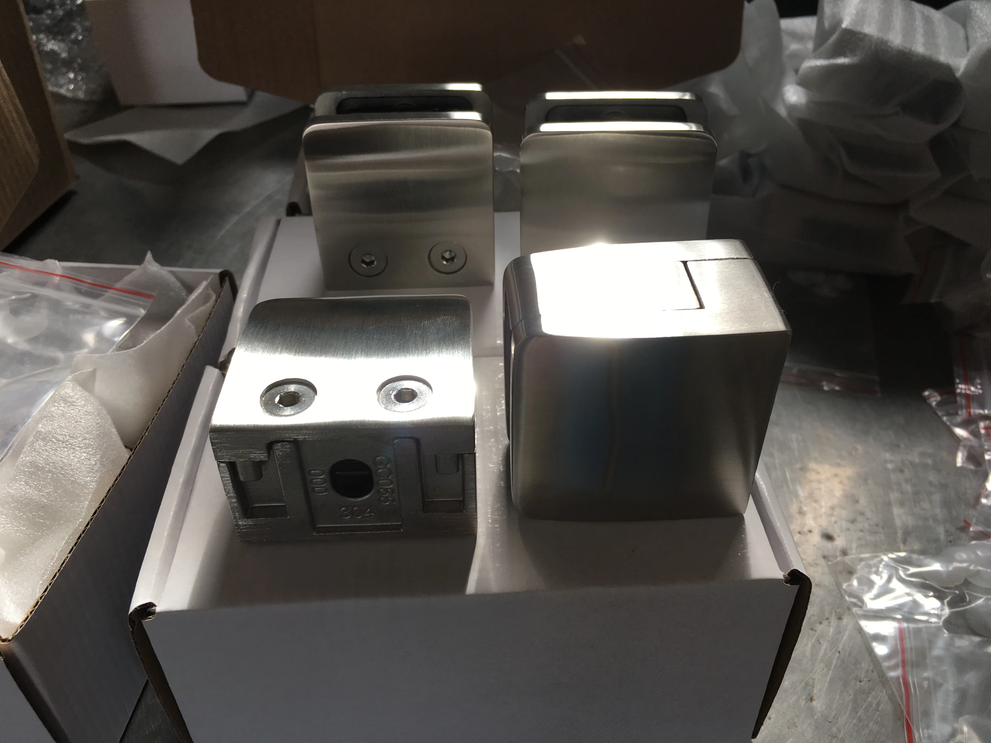 best quality   fence design stainless steel glass handrail clamp