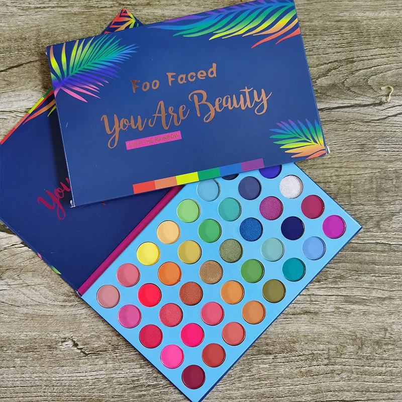 
Rainbow Plate with 40 colors for a glossy matte eye shadow across the border 