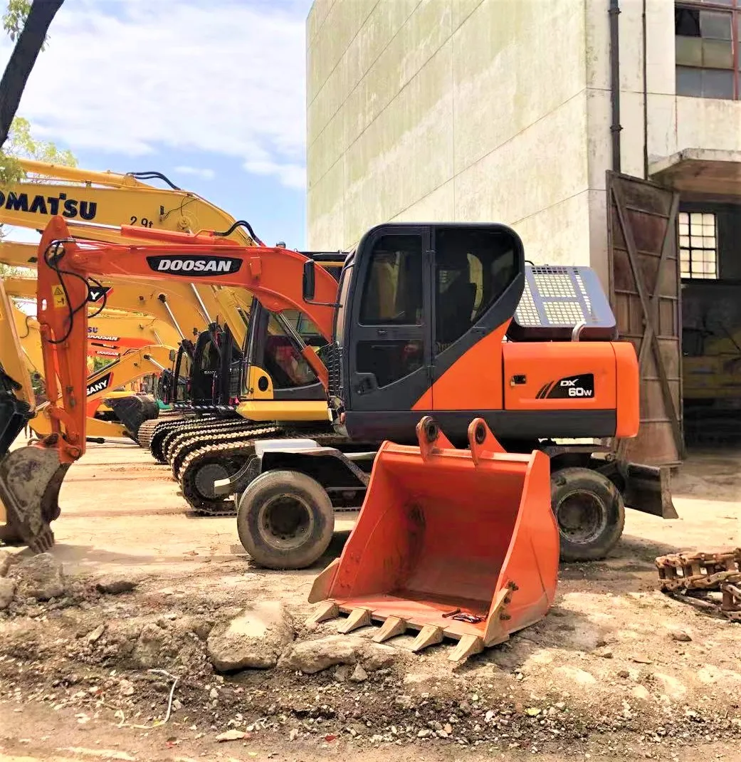 doosan korean excavator  used excavator doosan dx60 wheel excavator with best price