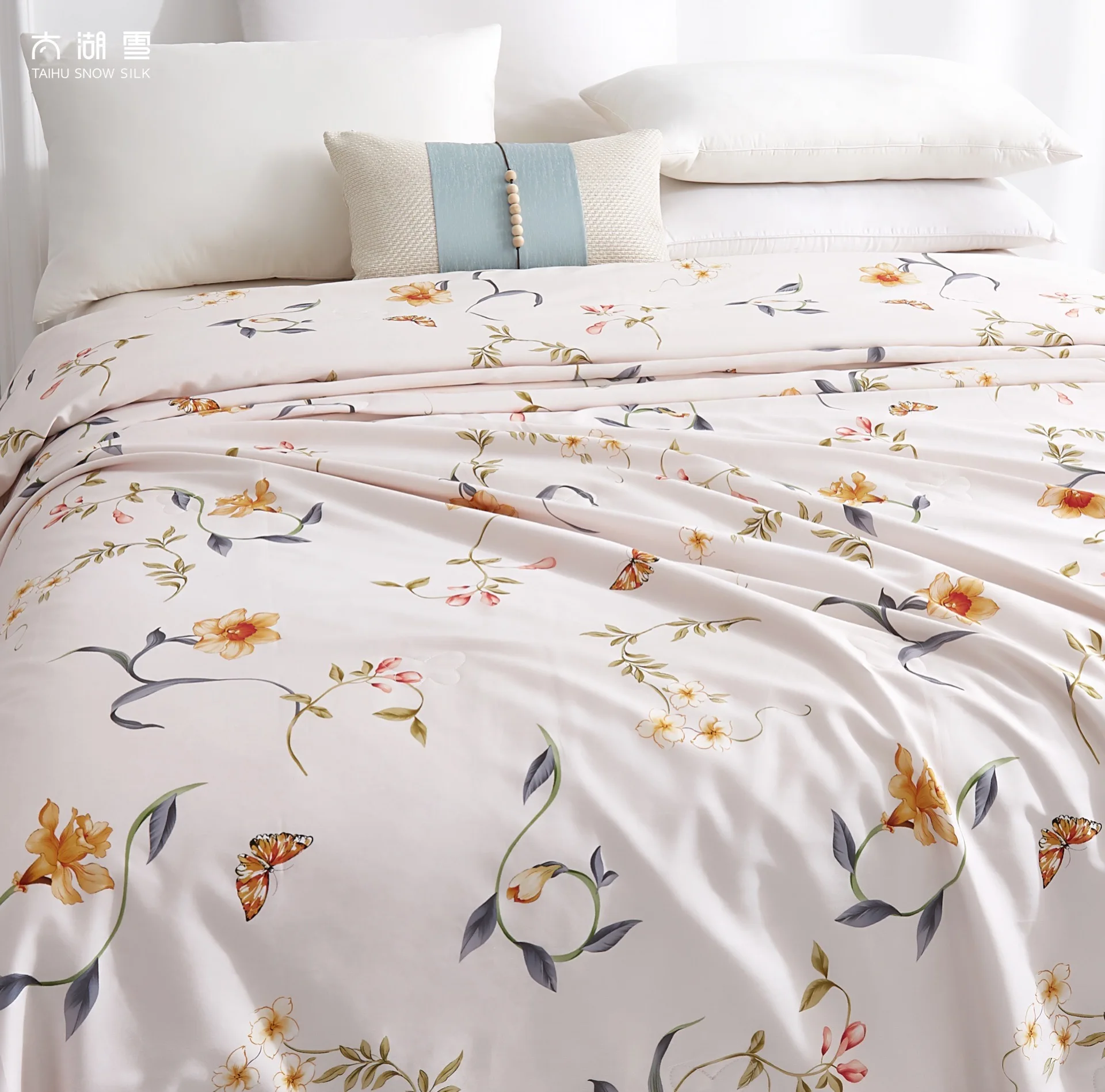 Luxury Comforter Filled with 100% Natural Long Strand Mulberry Silk for Summer