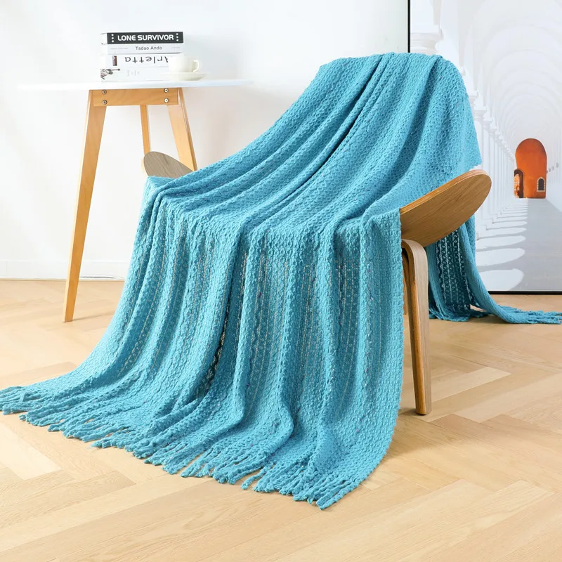 Nordic Luxury Ribbed Winter Cotton Polar Knitted Greenhouse Adult Solid Colour  Thermal Insulation Knitted Blanket With Tassel
