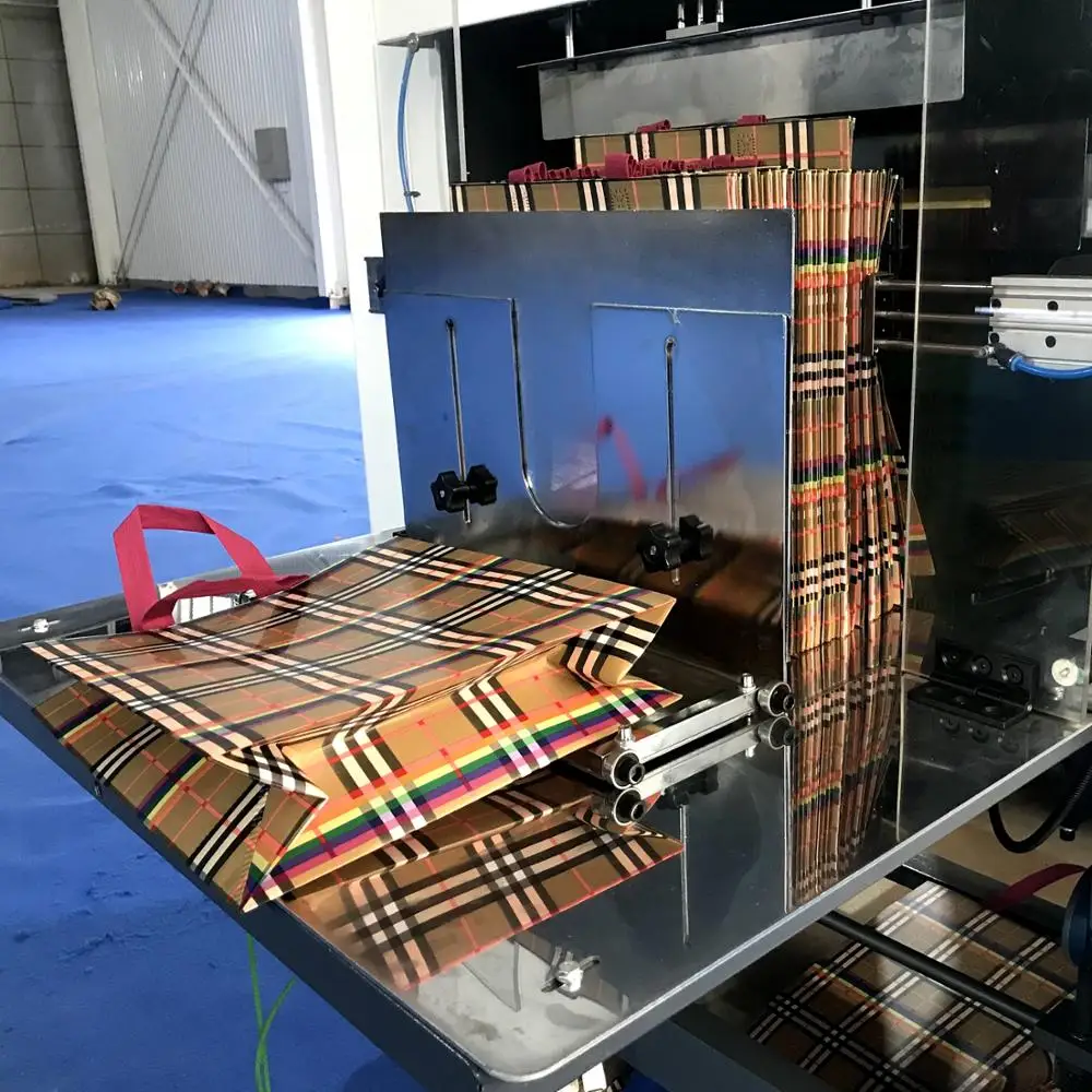 Hot Sale Automatic Cloth Bag Making Machine, Auto Non Woven Bag Making Machine With Handle Attach