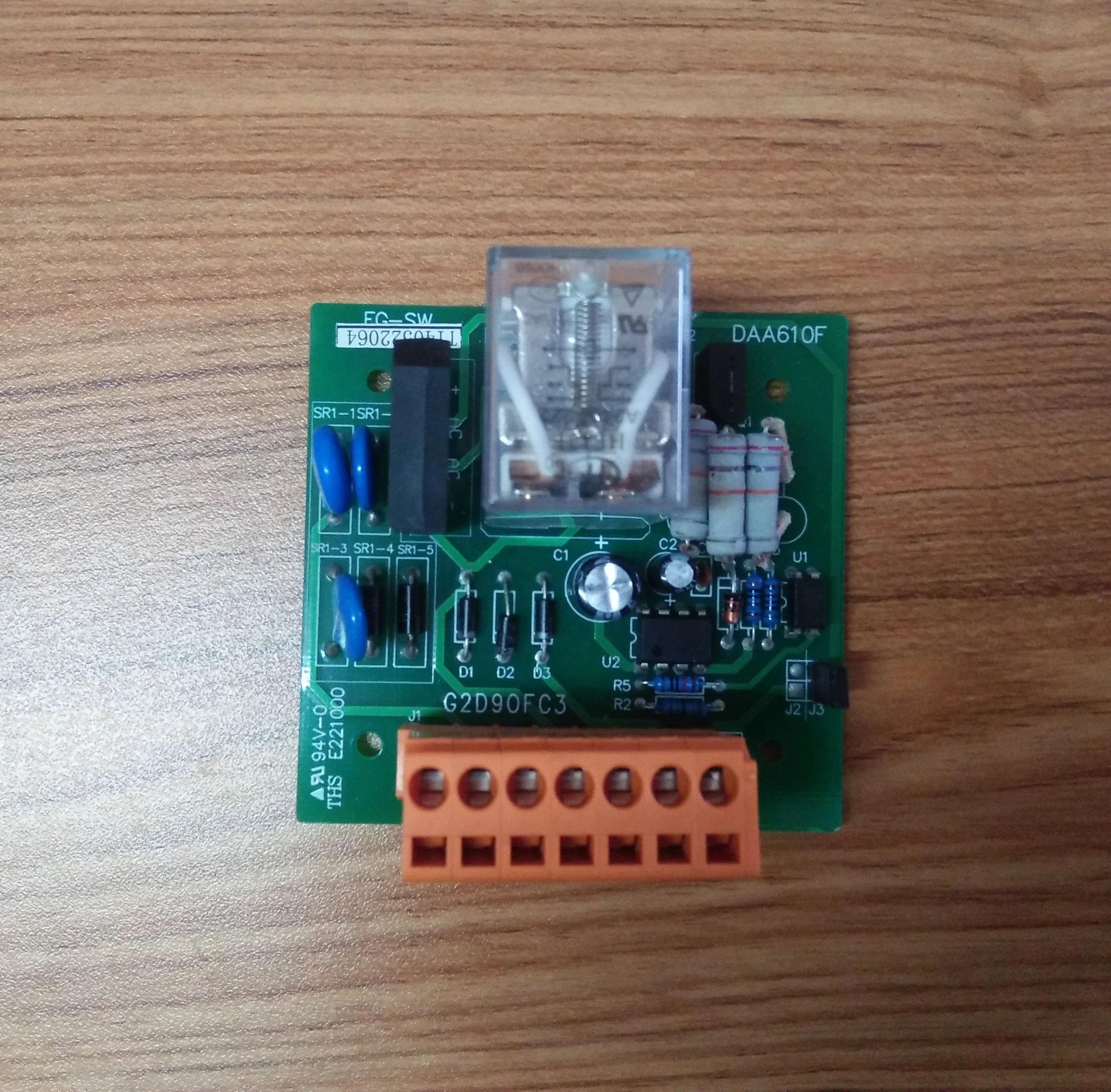 Эскалатор ограничительная пластина G2D90FC3 EG-SW (DAA610F)