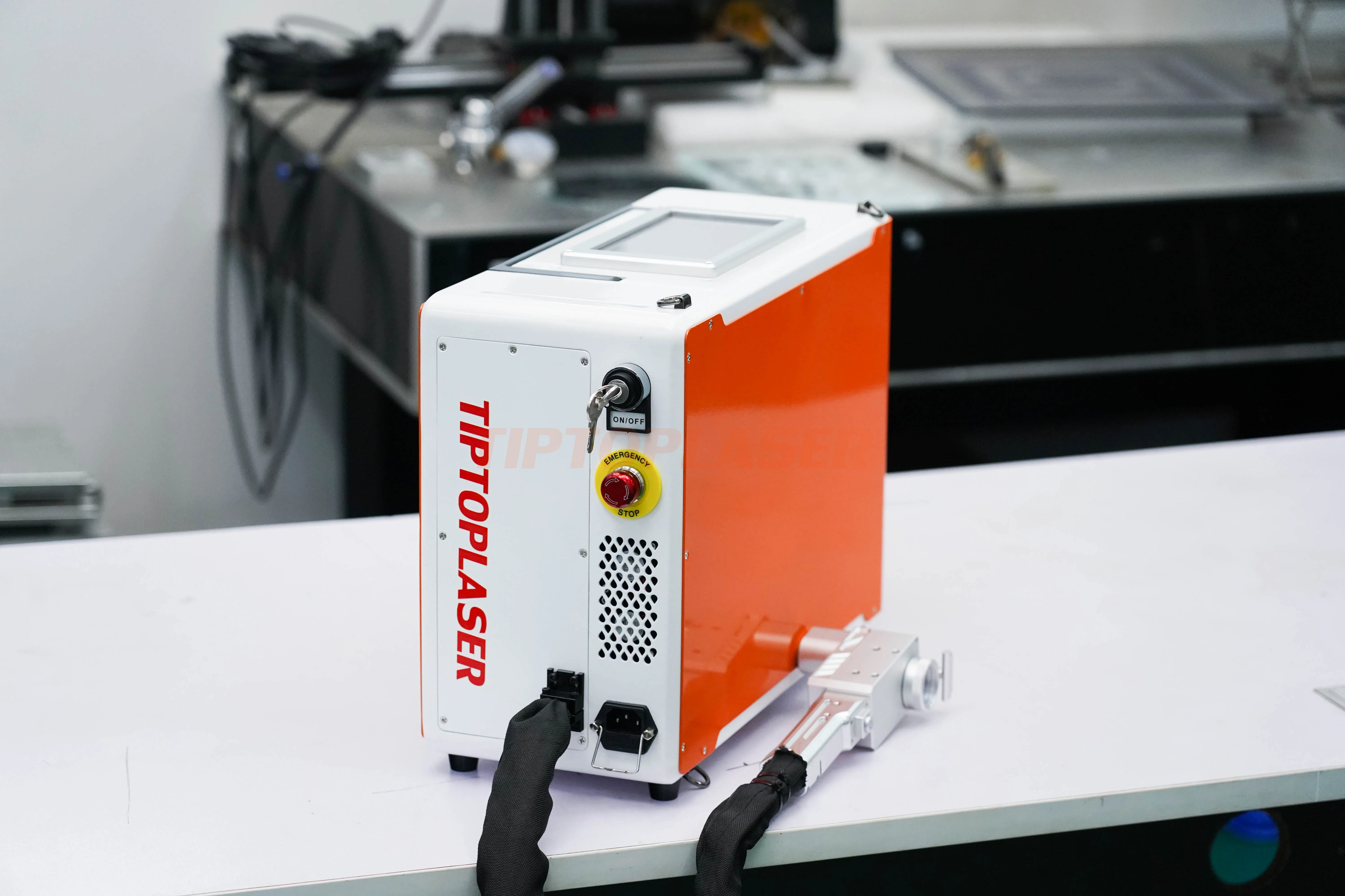 200W pulse laser cleaning machine for oil dye coating paint removing cleaner hand held fiber laser cleaning machine price