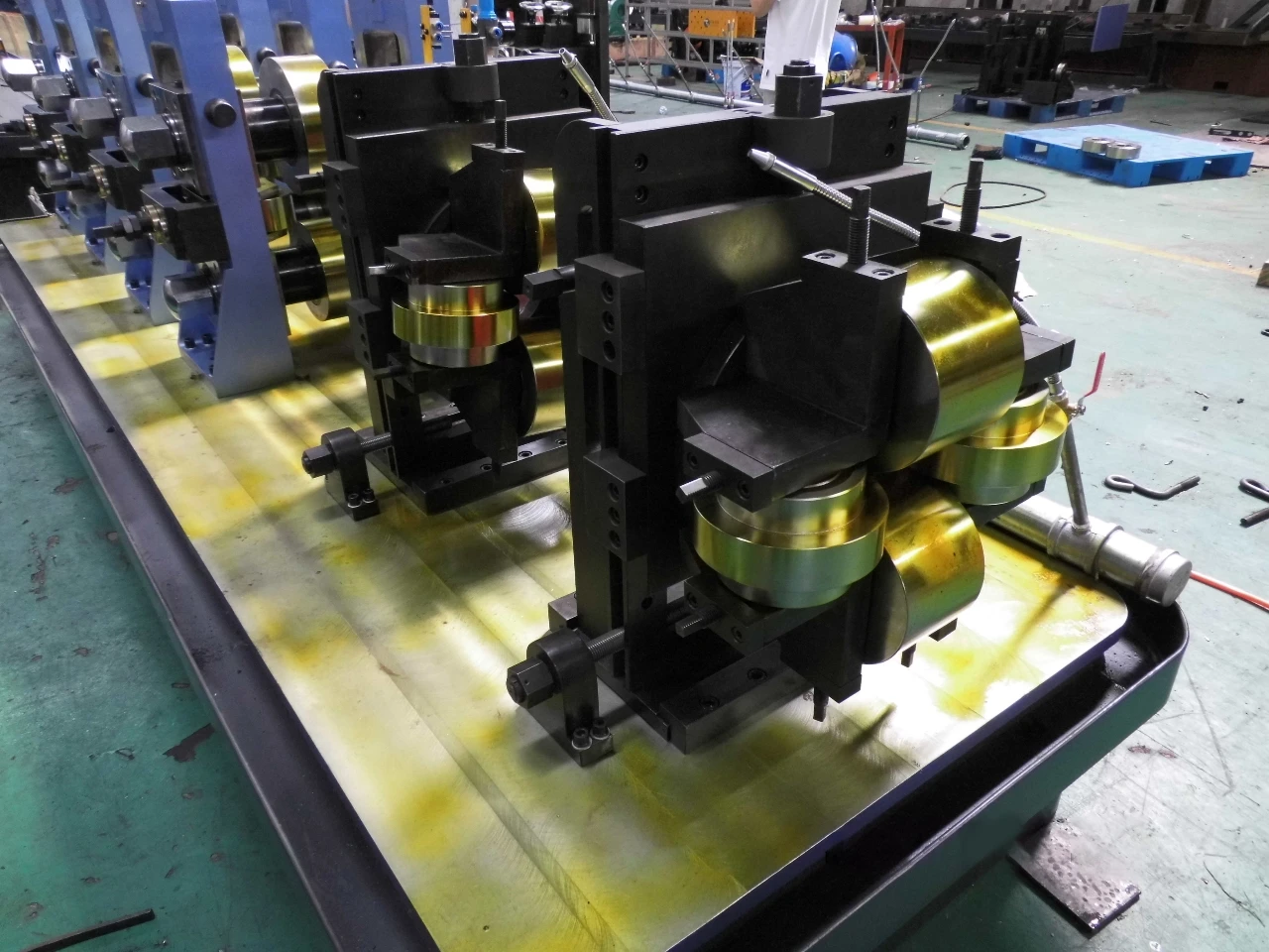 TY125 standard tested erw pipe processing machines API carbon steel pipe tube mill