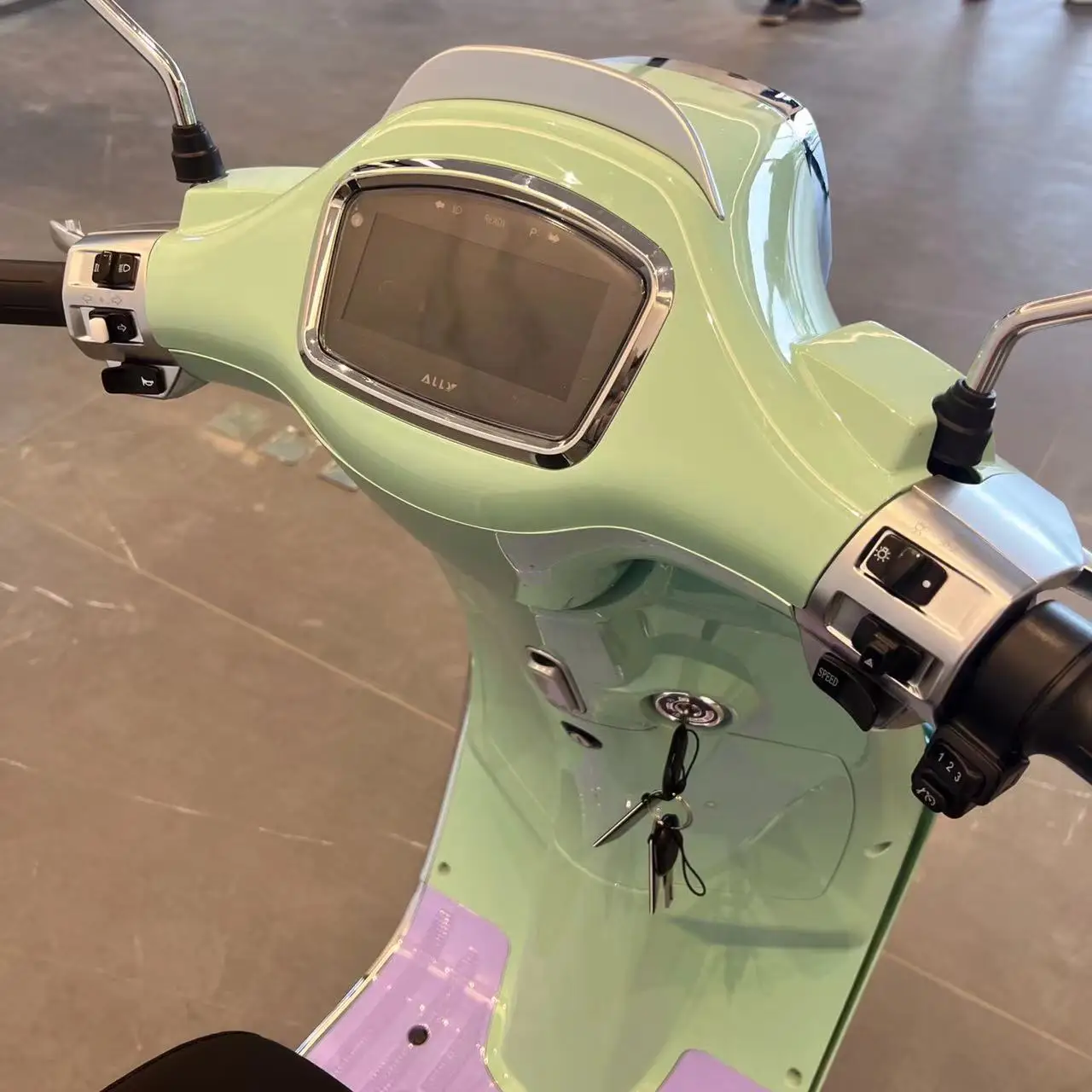 New Arrival Popular Sport Small Adult Electric Scooter Motorcycle 72v 2000w Two Wheel Electric Motorcycle Racing For Sale