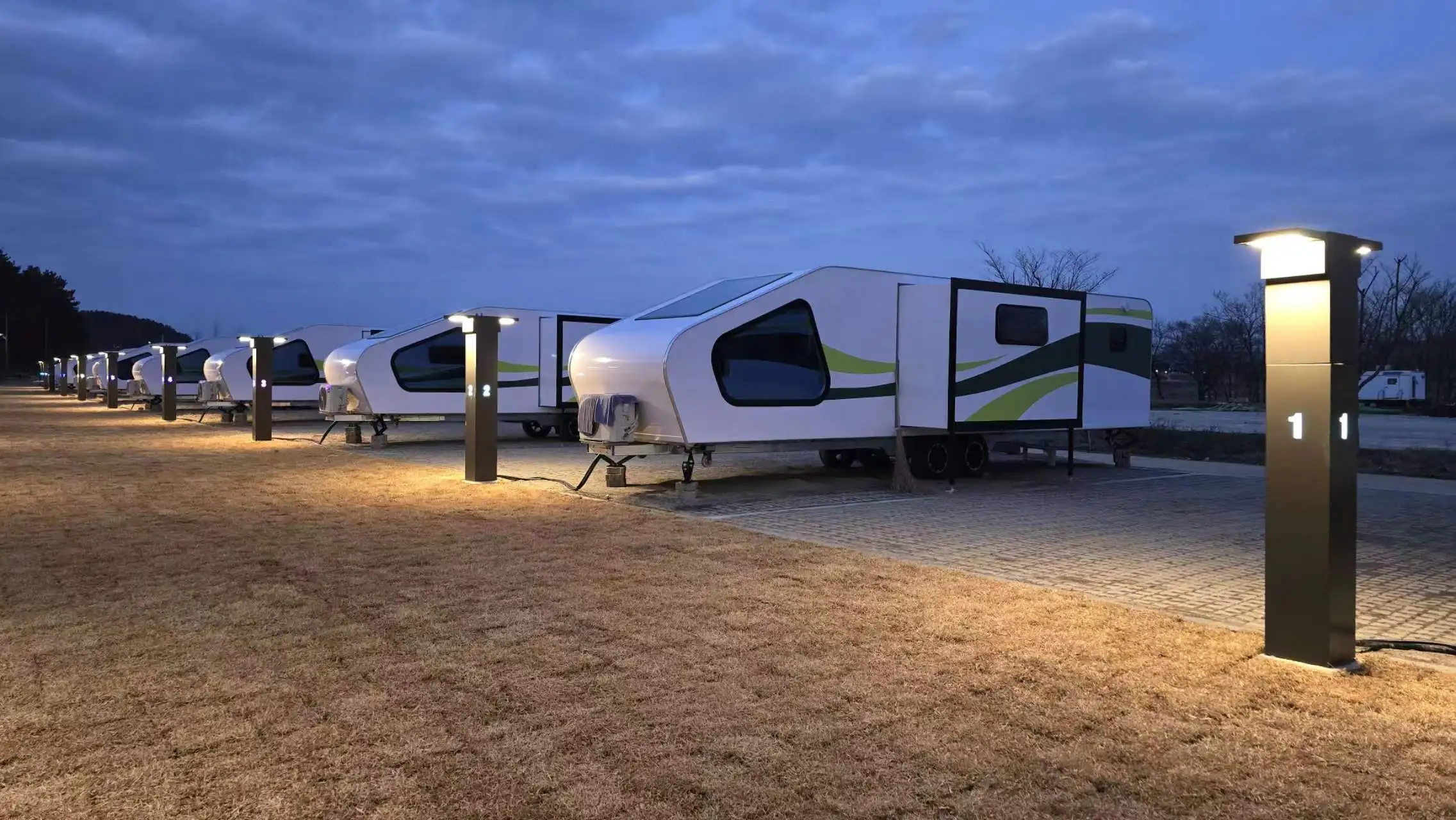 Modern Design Nice Quality Luxury Large Travel Trailer Rv Camper   Trailer caravan