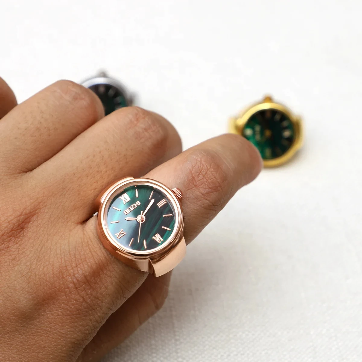 Fashion Ring Watch 2024 New Design Adjustable Quartz Dial Mini finger Ring Watch  For Women Men