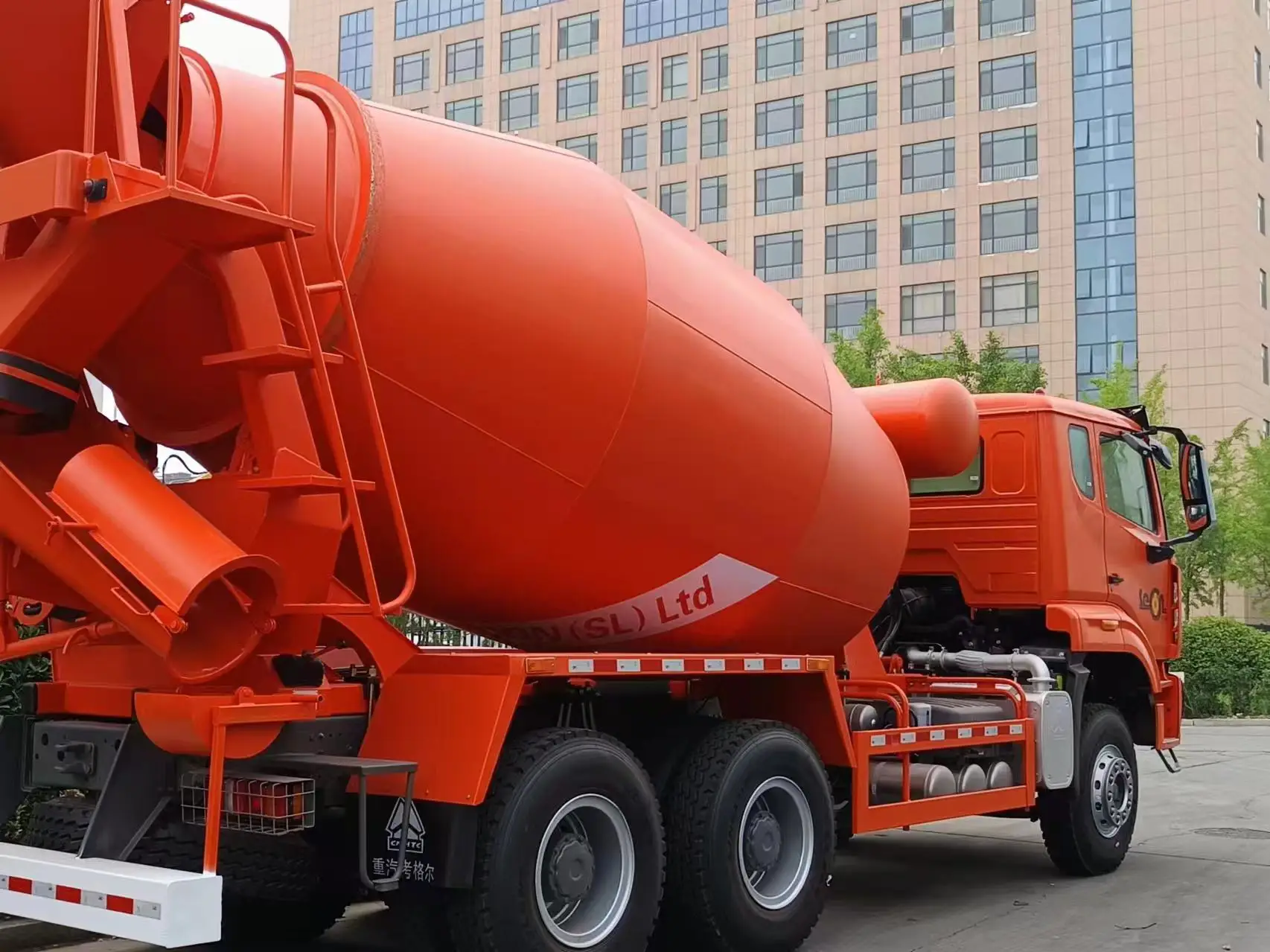 Хорошее качество новый Грузовик Sinotruk Howo низкая цена бетономешалка 380/400HP для продажи