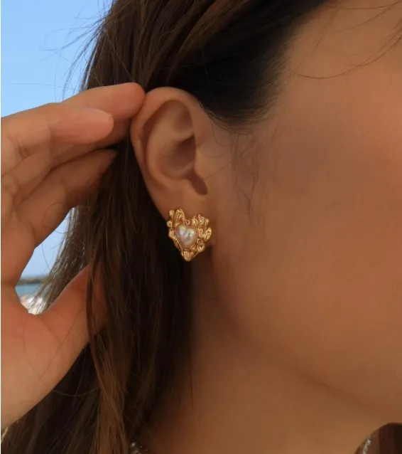 Pearl Heart Earrings2.JPG