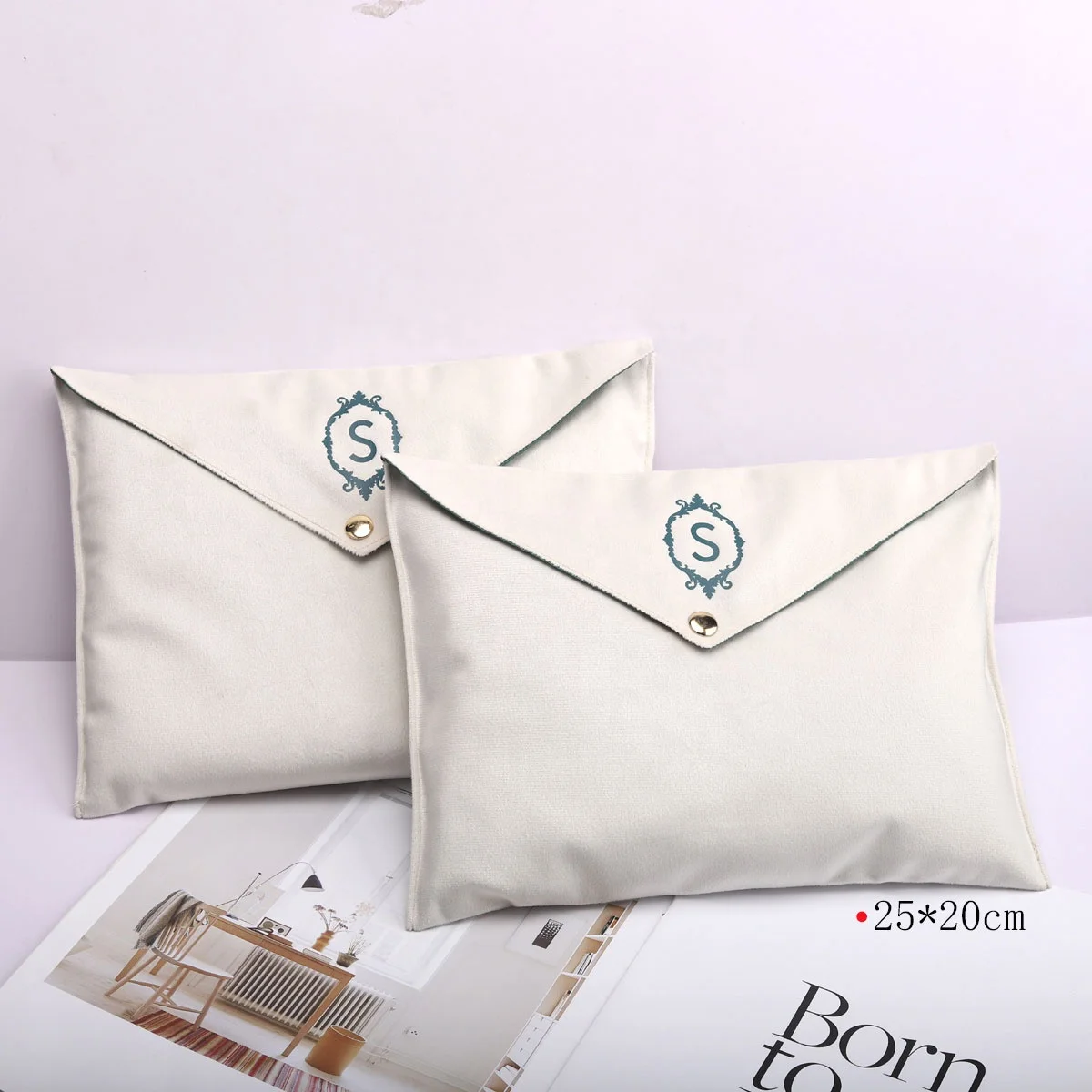 Hot Sale Luxury Velvet Notebook Wallet Packing Envelope Pouch Custom Logo Printed Reusable Gift Jewelry Flap Dust Velvet Bag