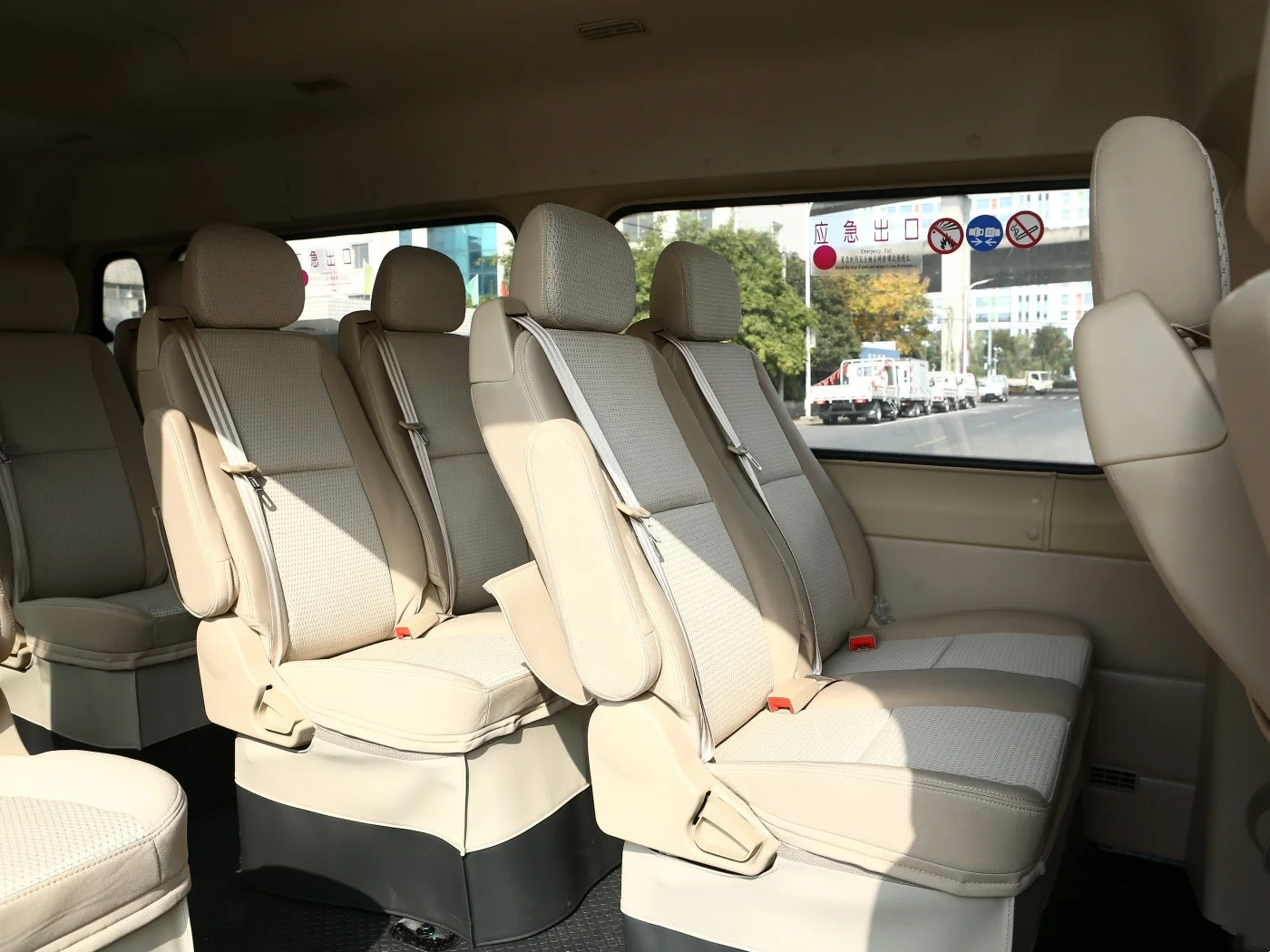 17-Seats Electric Mini Passenger Bus with New Energy Lithium Battery for Urban Commute