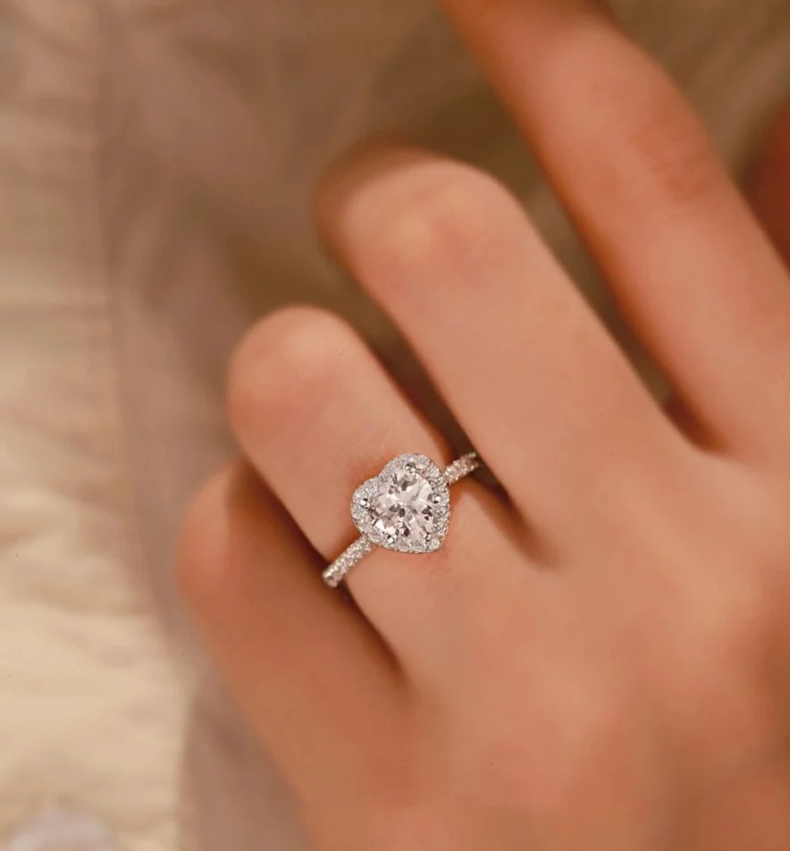 New Design Shiny Zircon Heart Rhinestone Wedding Promise Rings Fine Glitter Love Heart Diamond Engagement Ring For Women