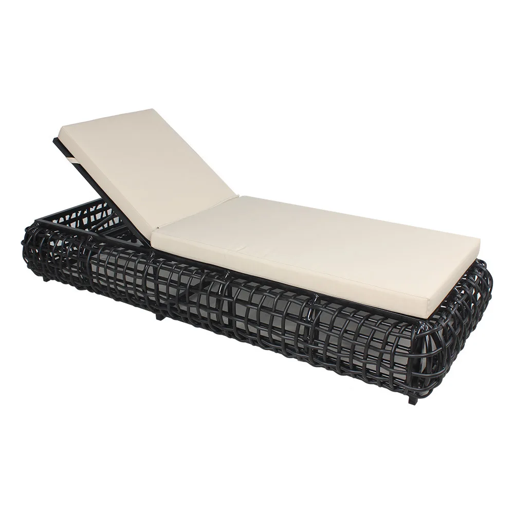 Comfortable rattan outdoor sun lounger furniture for pool side