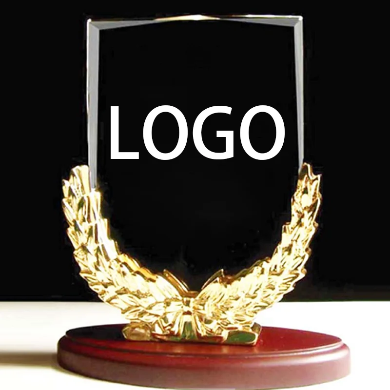 2024 Хрустальный баскетбольный трофей